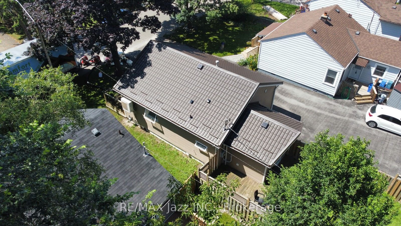 4 Maple Street, Ajax, ON L1S 1V6 photo 3