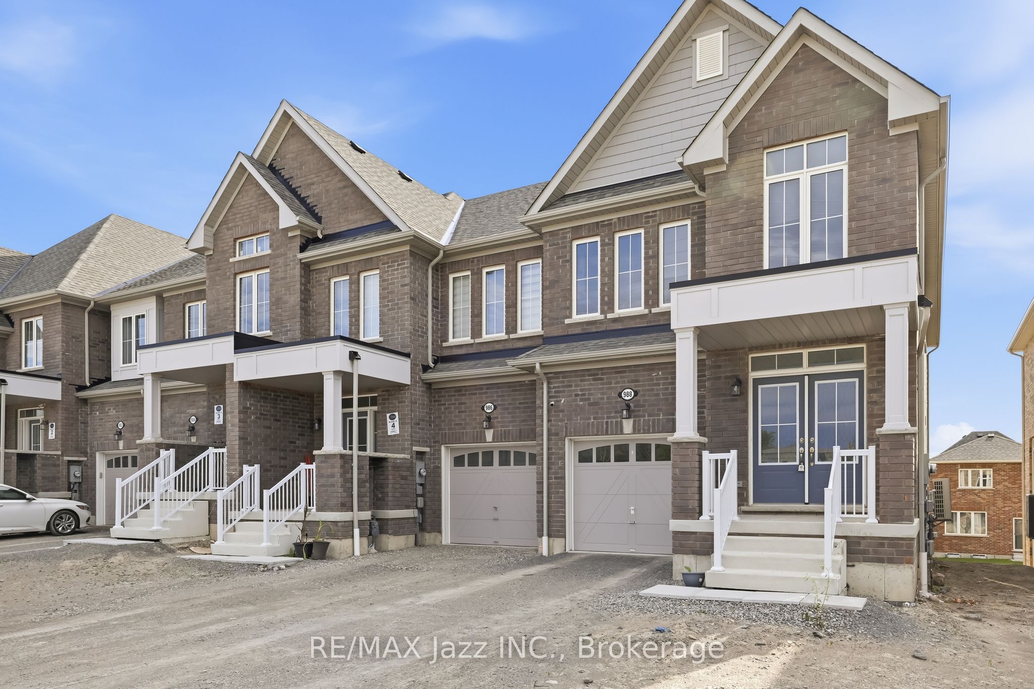 988 Matthew Murray Crescent, Oshawa, ON L1K 3G5 photo 3