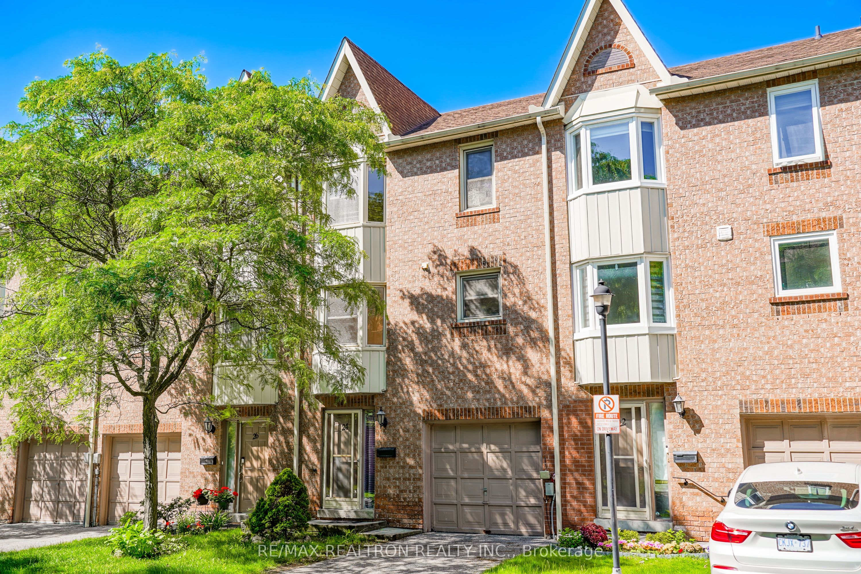 25 Cardwell Avenue 24, Toronto, ON M1S 4Y7 photo 2