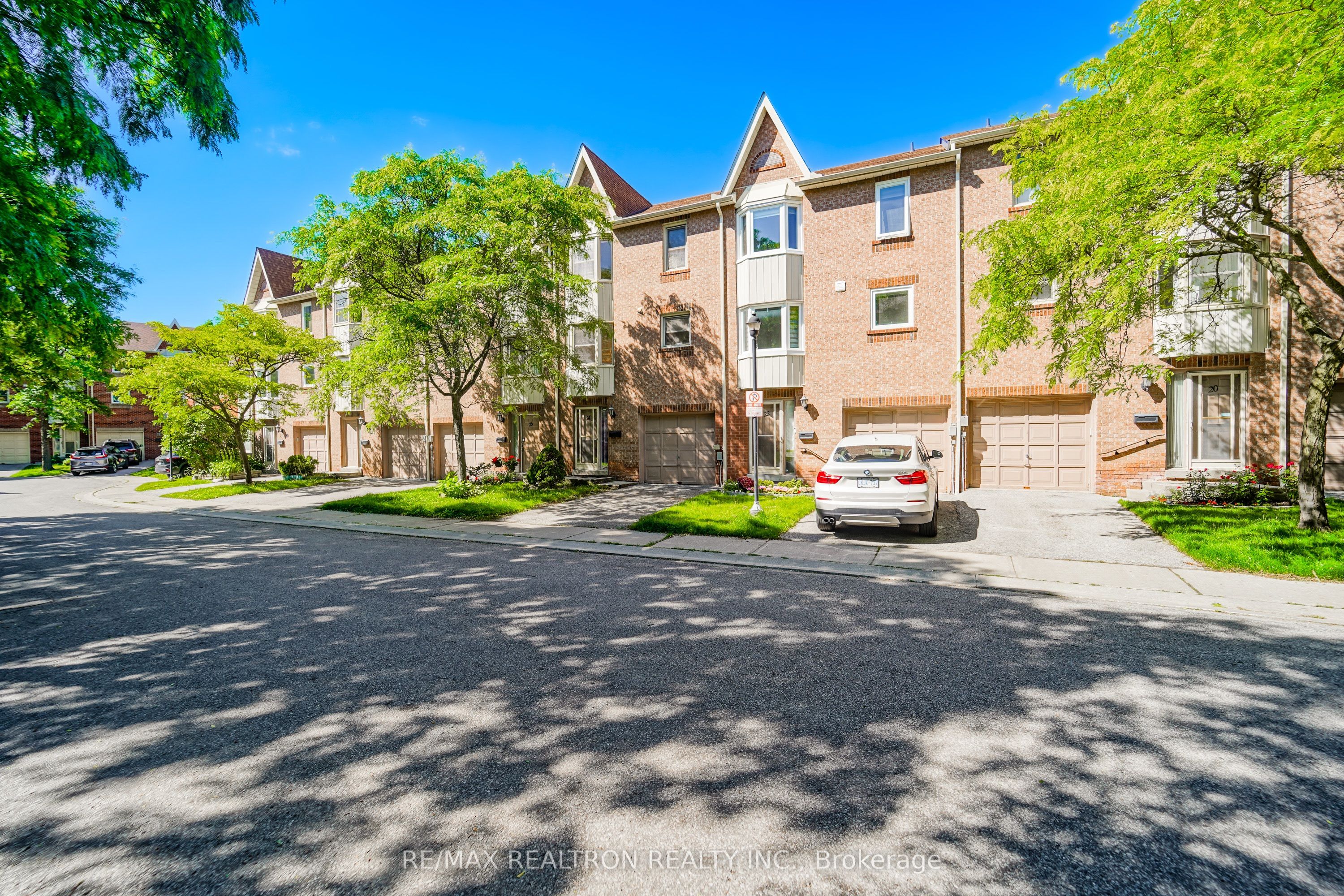 25 Cardwell Avenue 24, Toronto, ON M1S 4Y7 photo 3