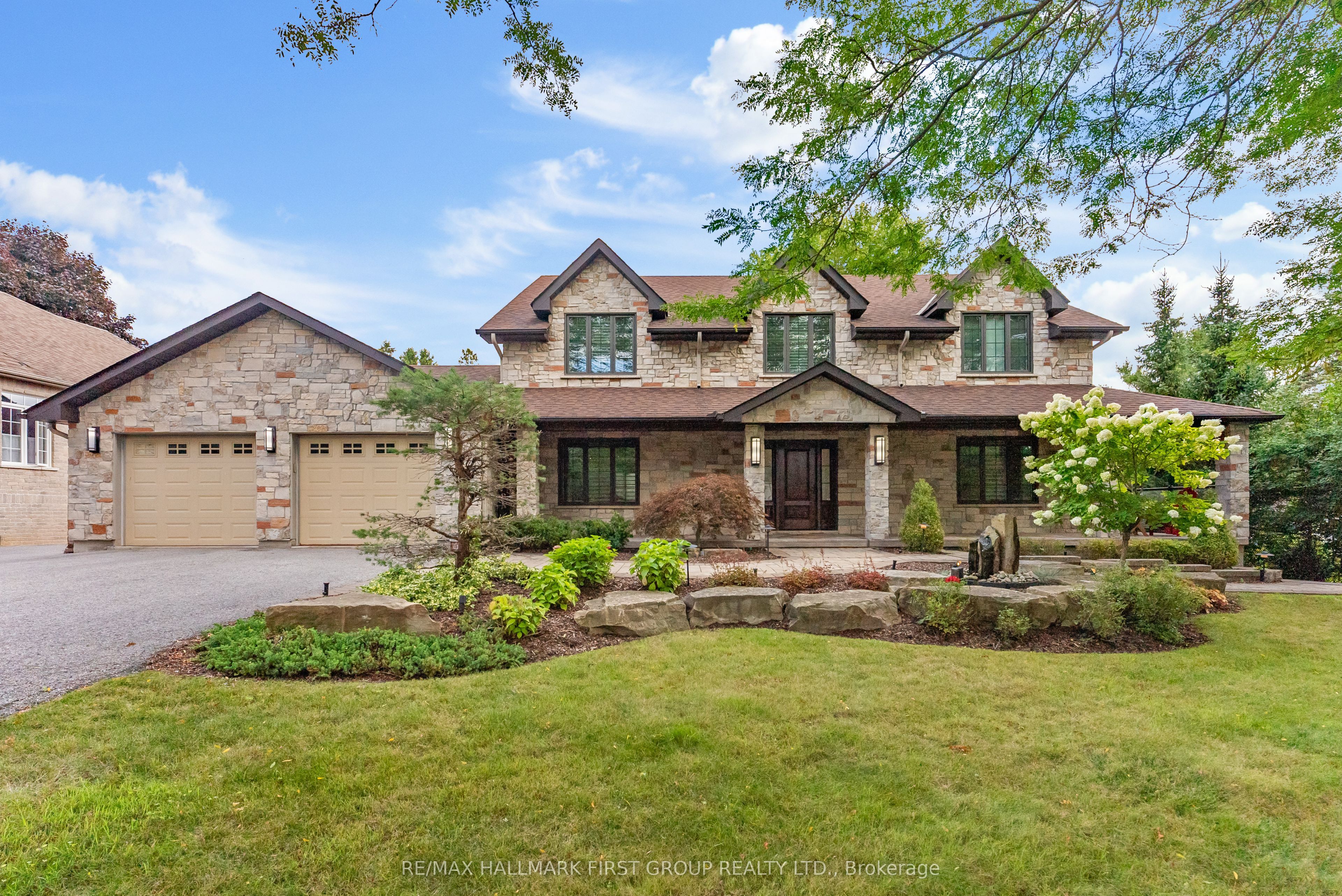 465 Rougemount Drive, Pickering, ON L1W 2B8 photo 2
