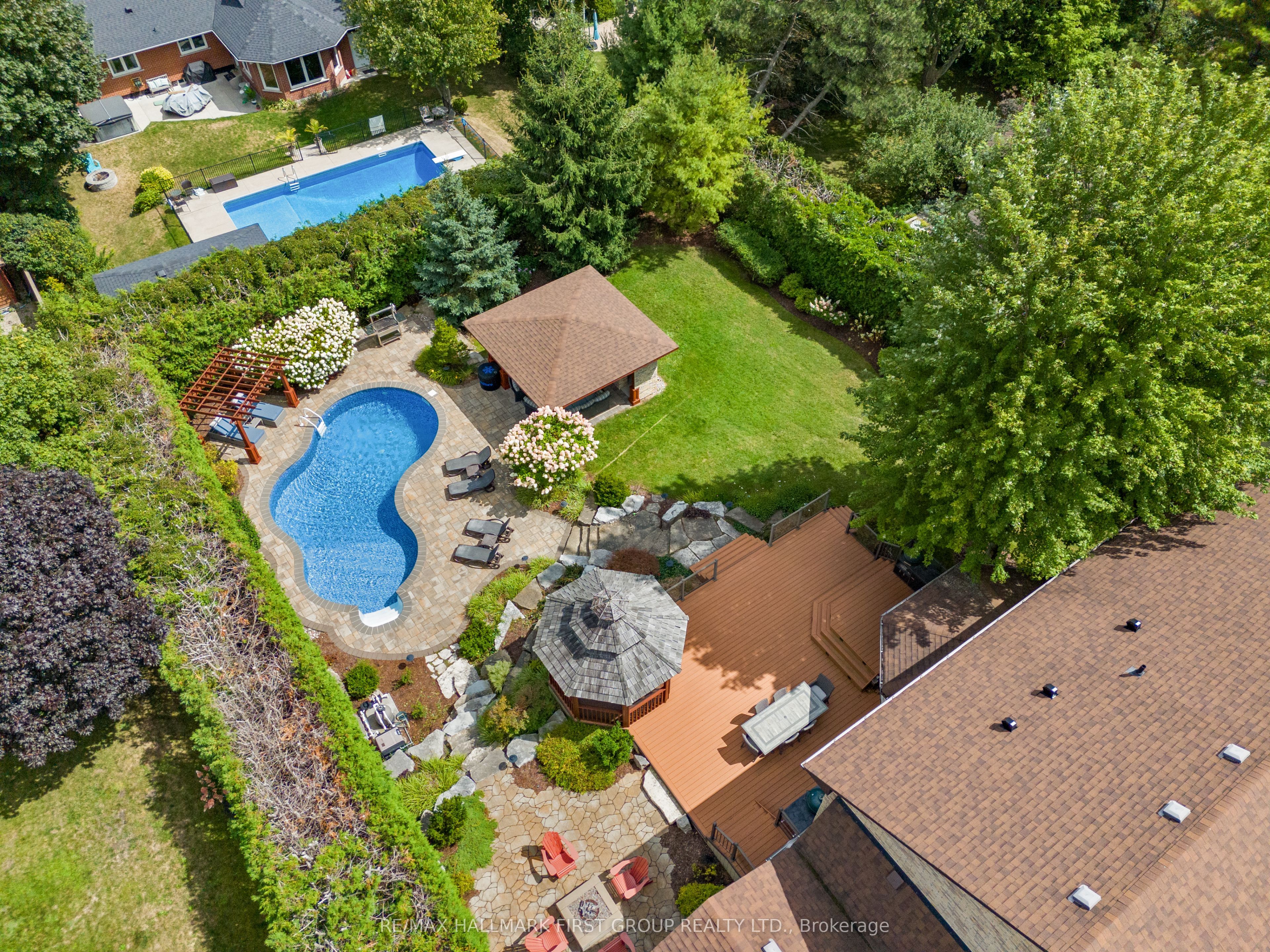 465 Rougemount Drive, Pickering, ON L1W 2B8 photo 3