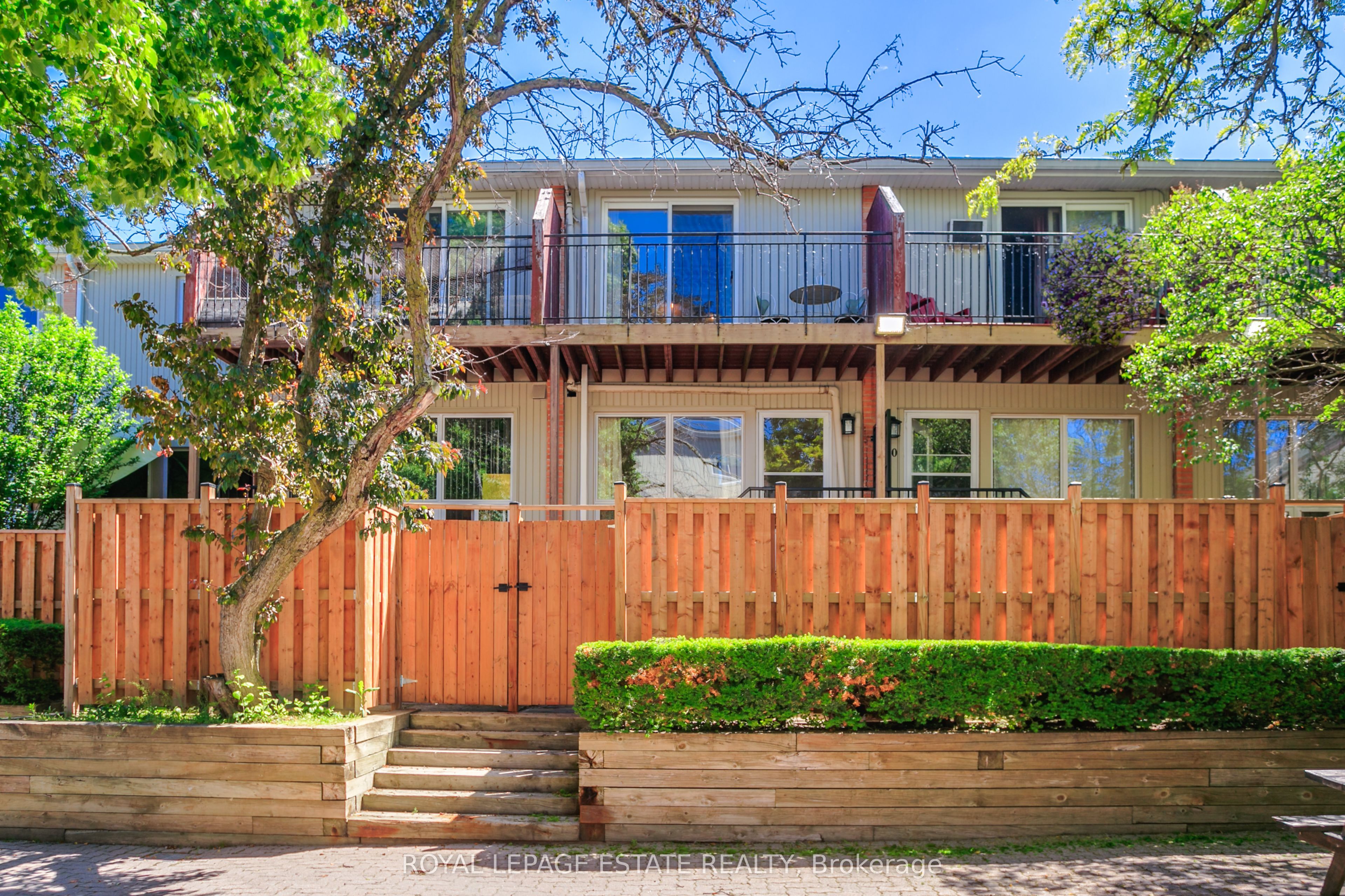 1209 Queen Street E 72, Toronto, ON M4M 3H4