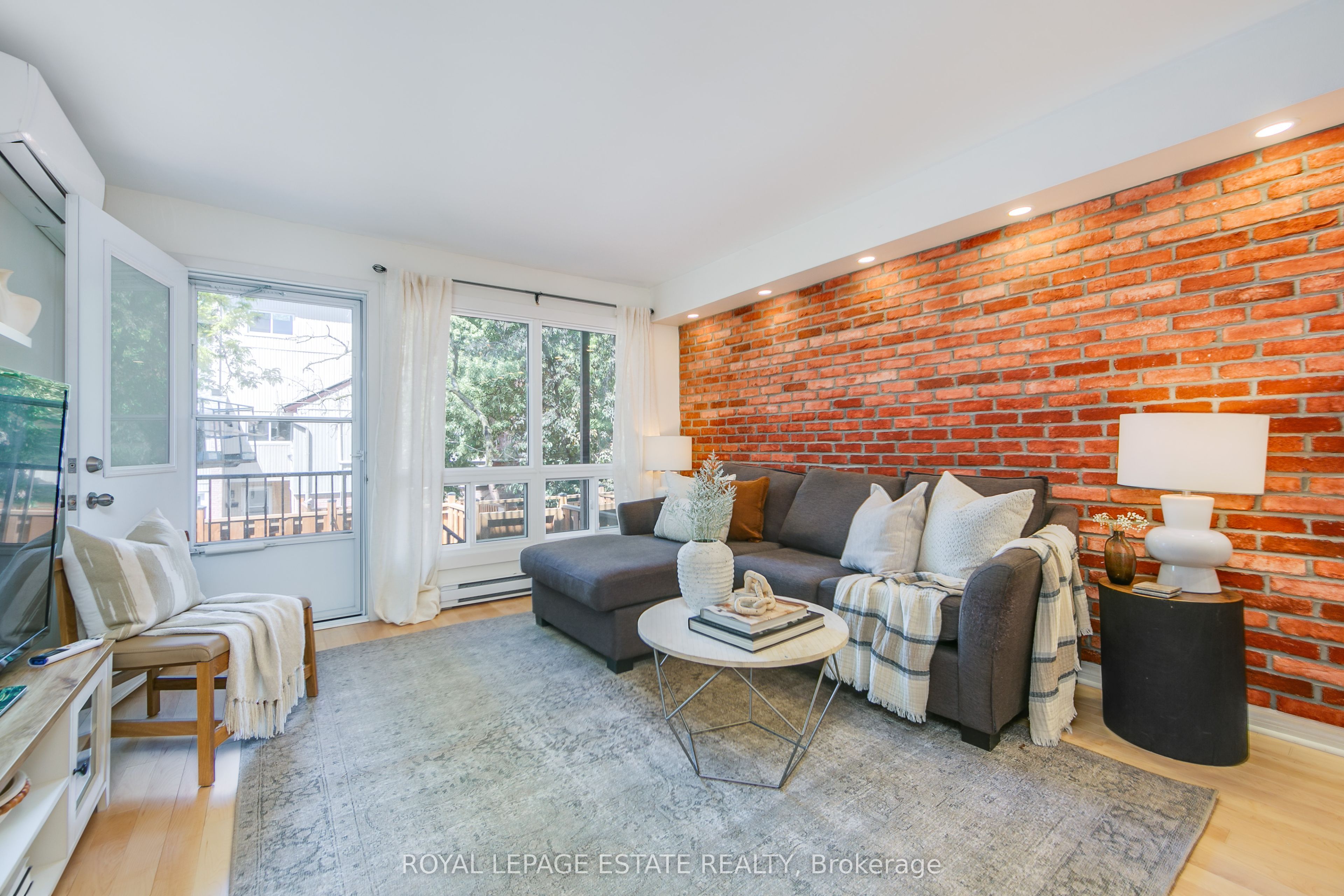 1209 Queen Street E 72, Toronto, ON M4M 3H4 photo 5