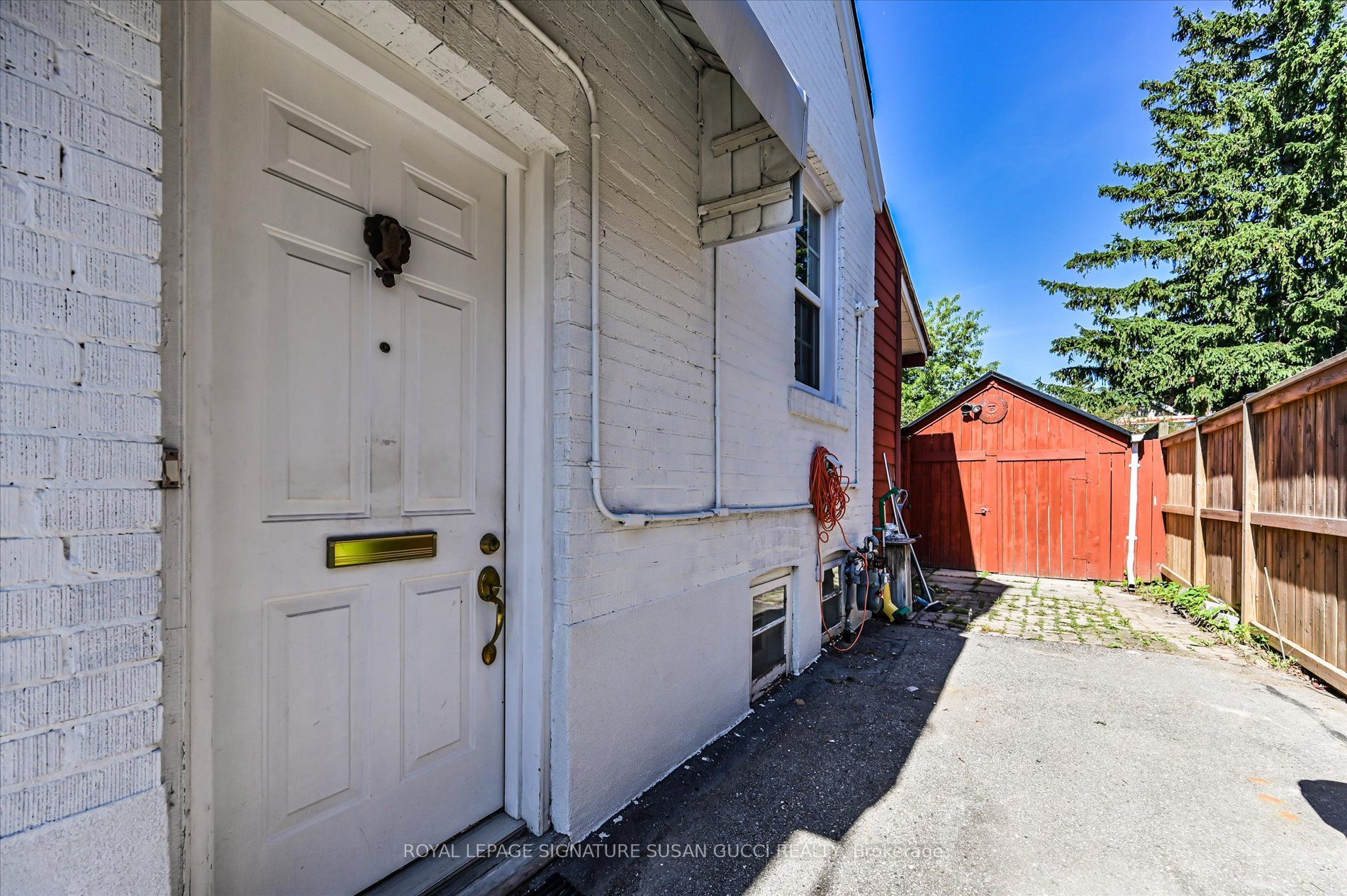 33 Plaxton Drive, Toronto, ON M4B 2P6 photo 3