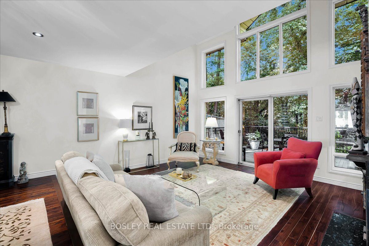 18 Doncrest Road 11, Toronto, ON M4K 1R8 photo 3