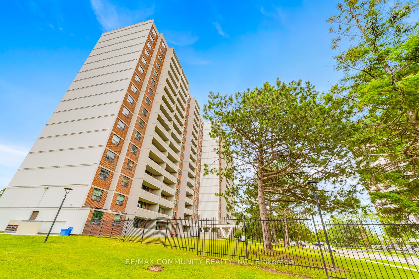 385 Arctic Red Drive 117, Oshawa, ON L1L 0W9
