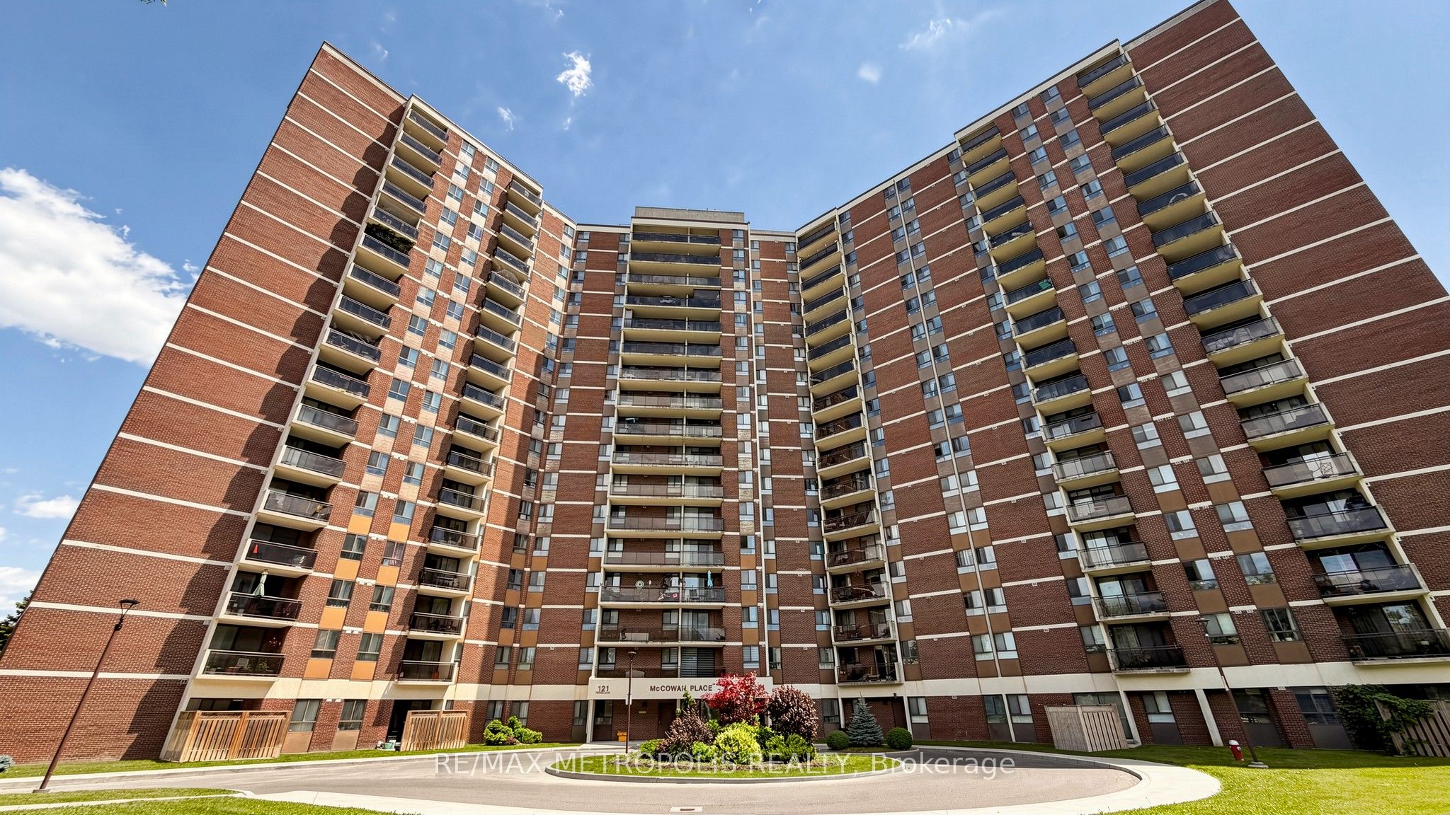 121 Trudelle Street 405, Toronto, ON M1J 3K4