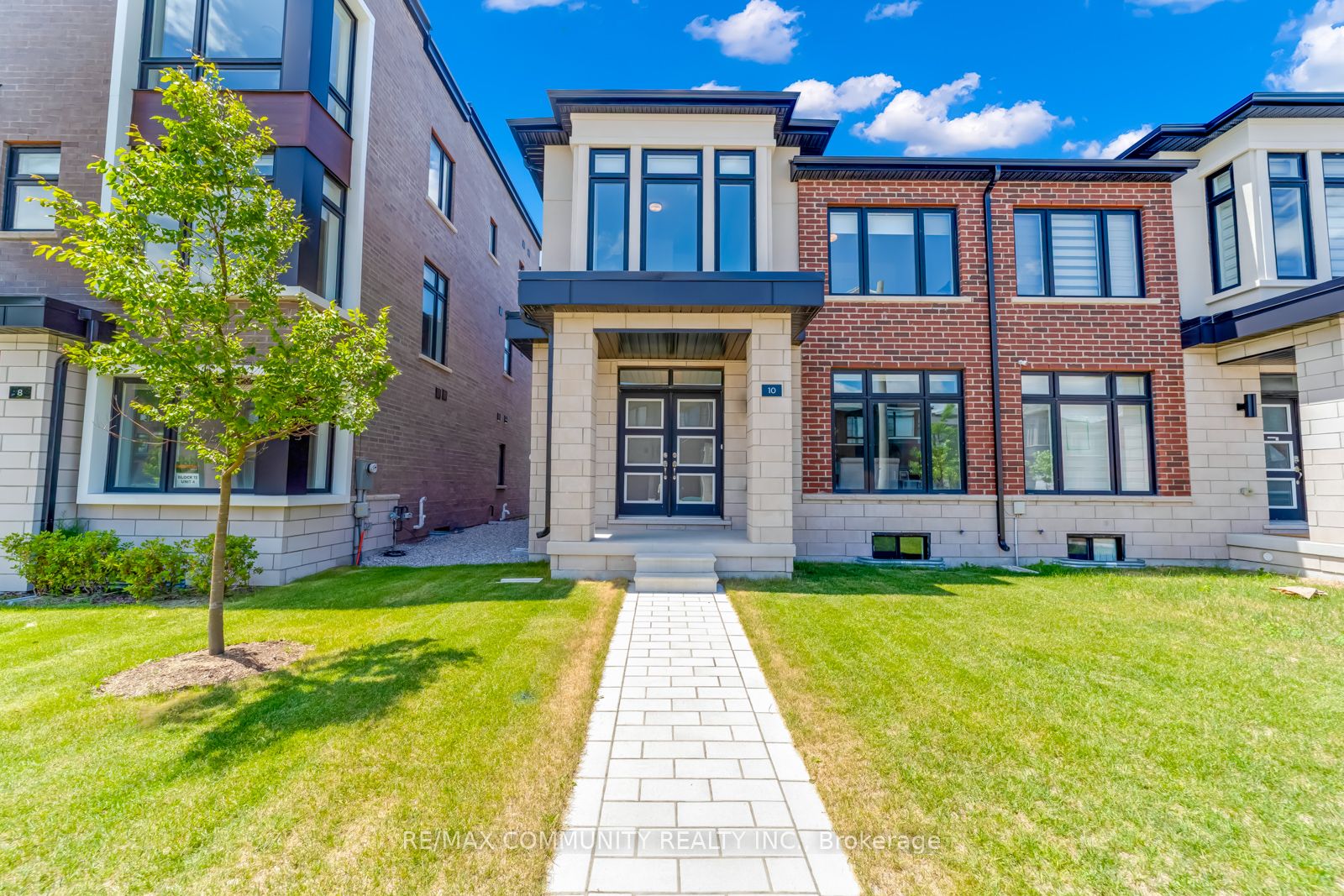 10 Liam Foudy Court, Toronto, ON M1P 0G3