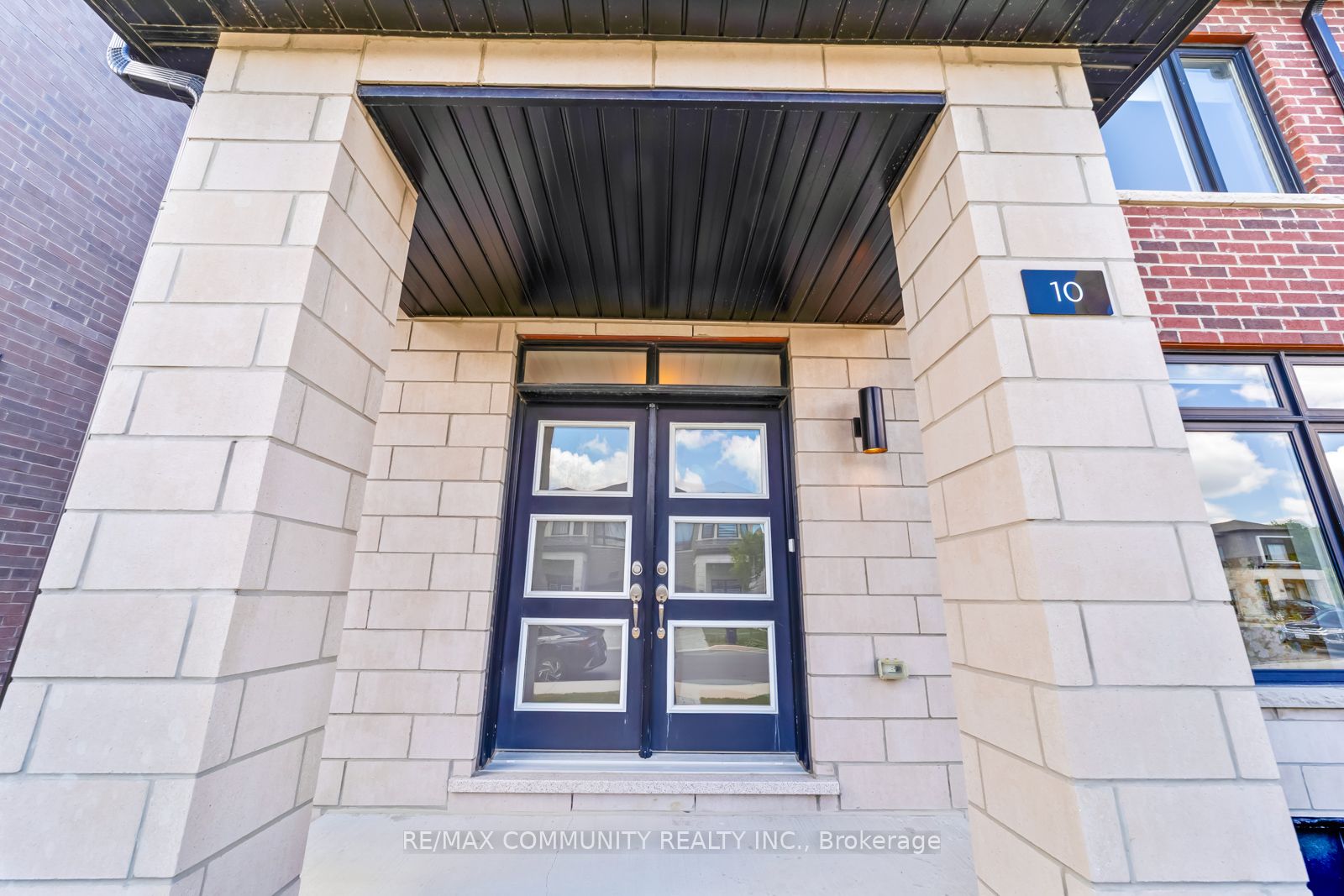 10 Liam Foudy Court, Toronto, ON M1P 0G3 photo 4