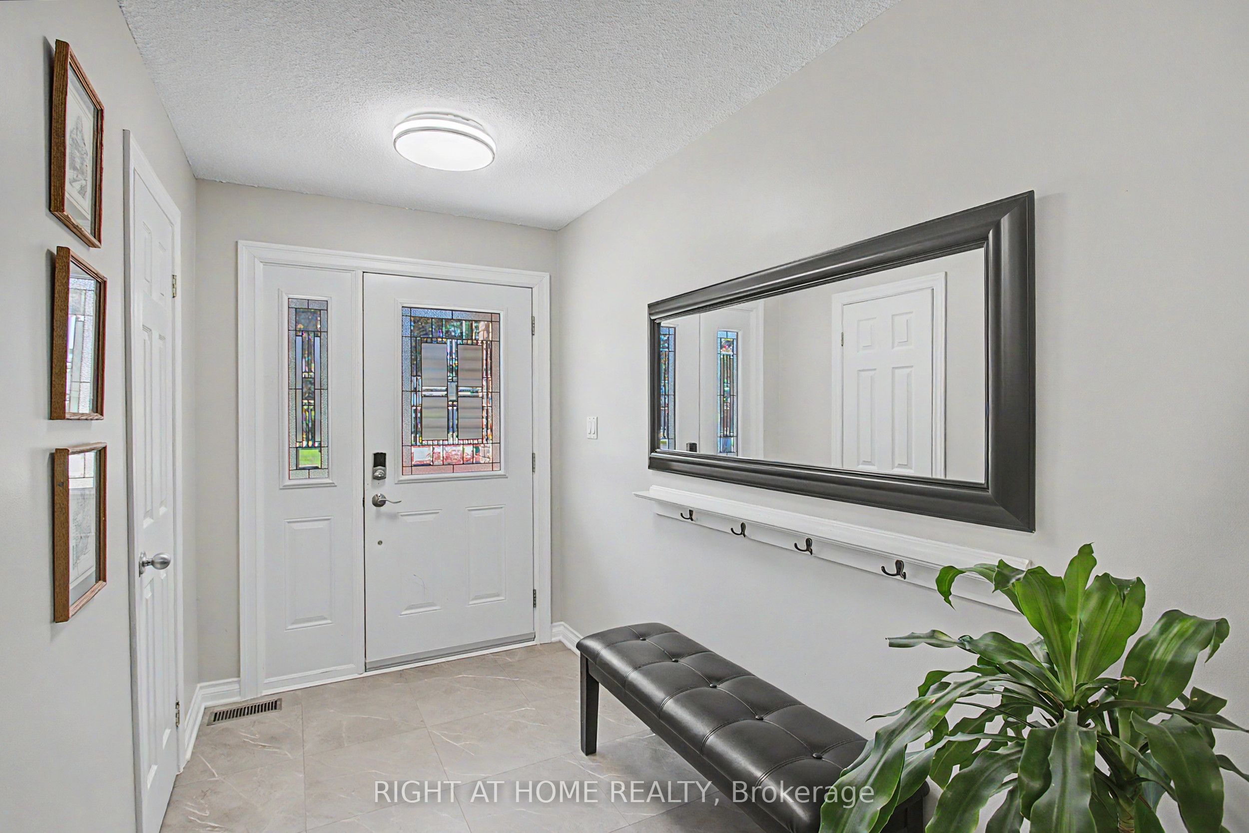784 Rodney Court, Oshawa, ON L1G 6V7 photo 3