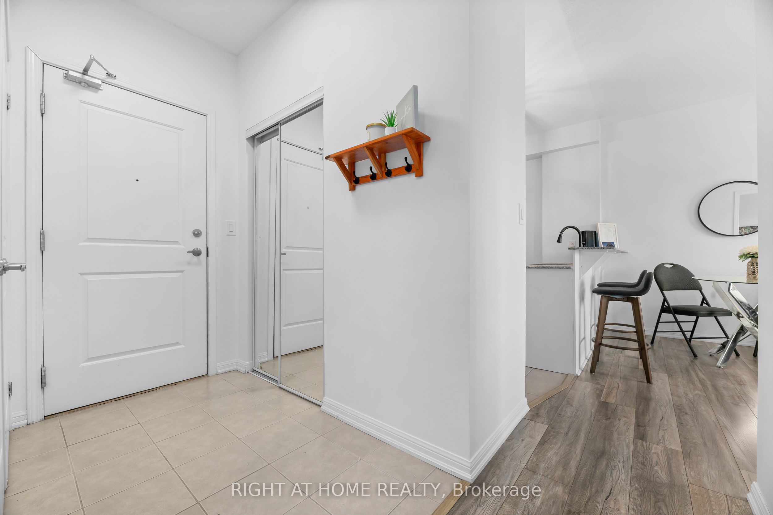 1 Sidney Lane 303, Clarington, ON L1C 0N5 photo 4