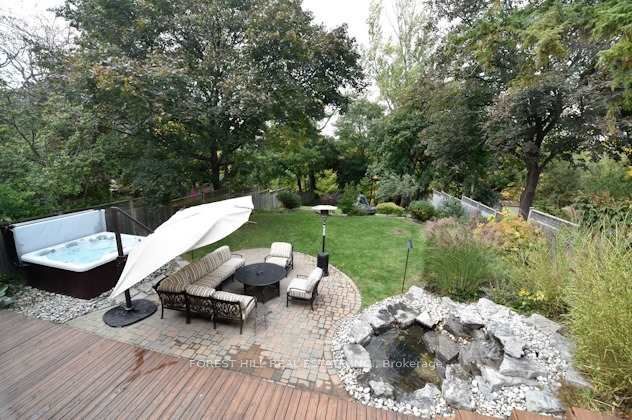 105 Parkview Hill Crescent, Toronto, ON M4B 1R5