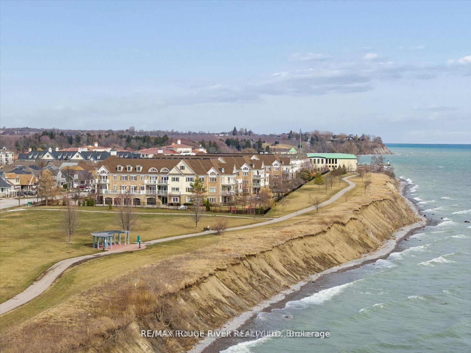 395 Lakebreeze Drive 306, Clarington, ON L1B 0A5 photo 3