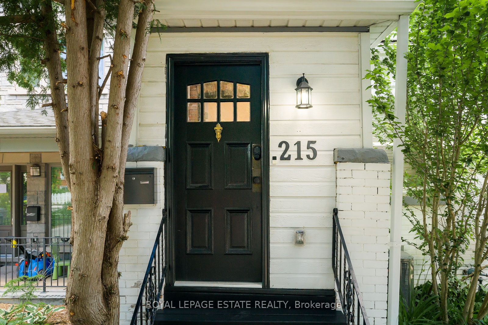 215 Pickering Street, Toronto, ON M4E 3J9 photo 2