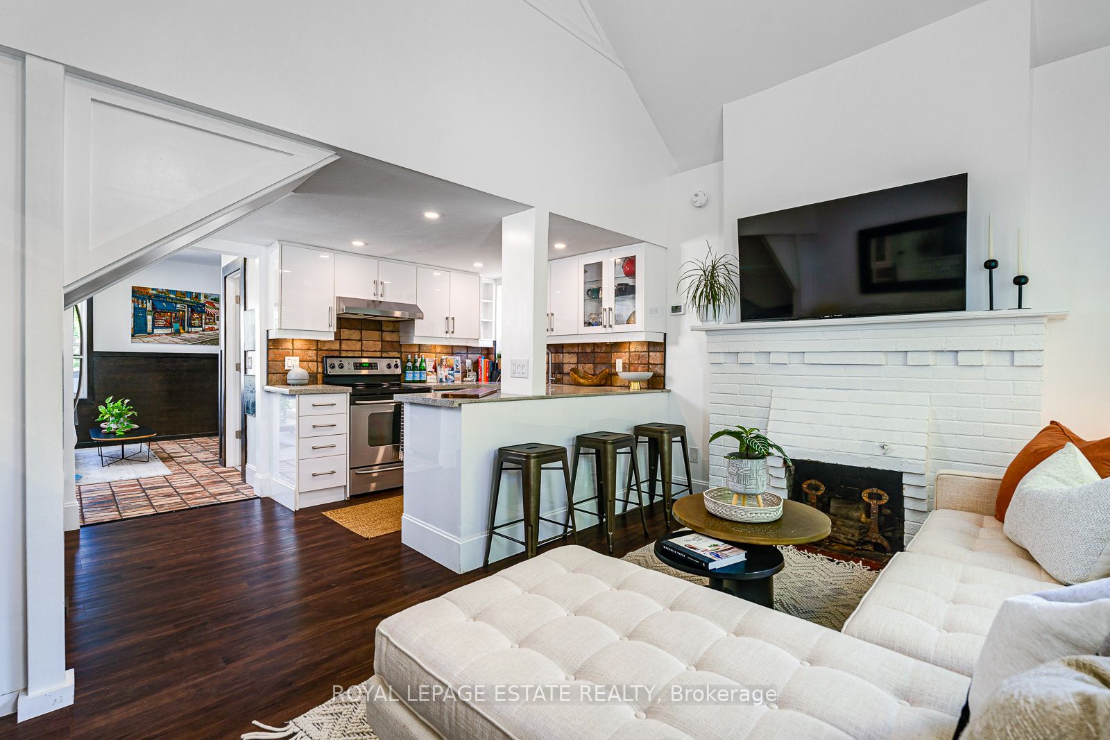 215 Pickering Street, Toronto, ON M4E 3J9 photo 3