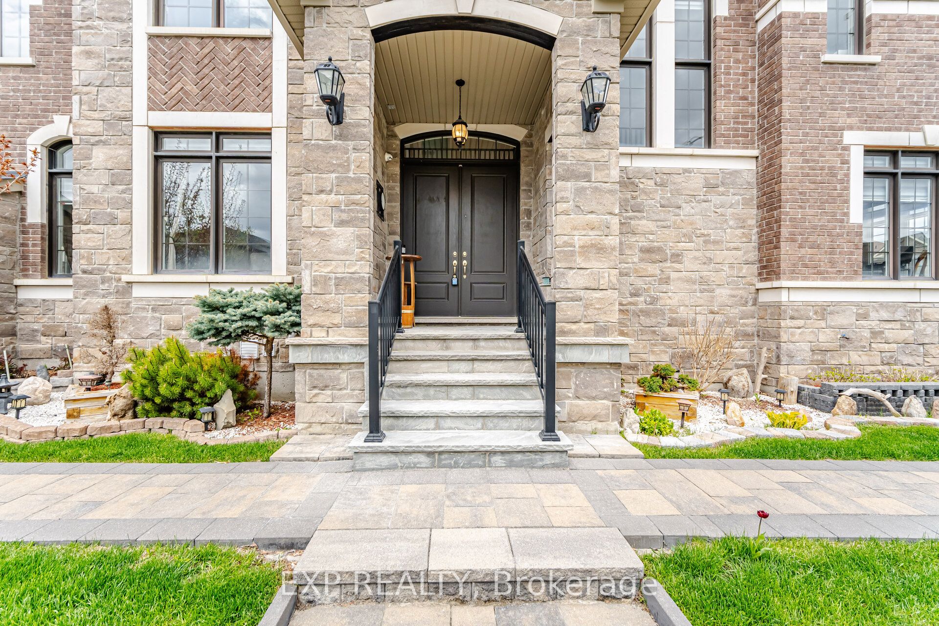 13 Arksey Street, Whitby, ON L1P 0G5 photo 4