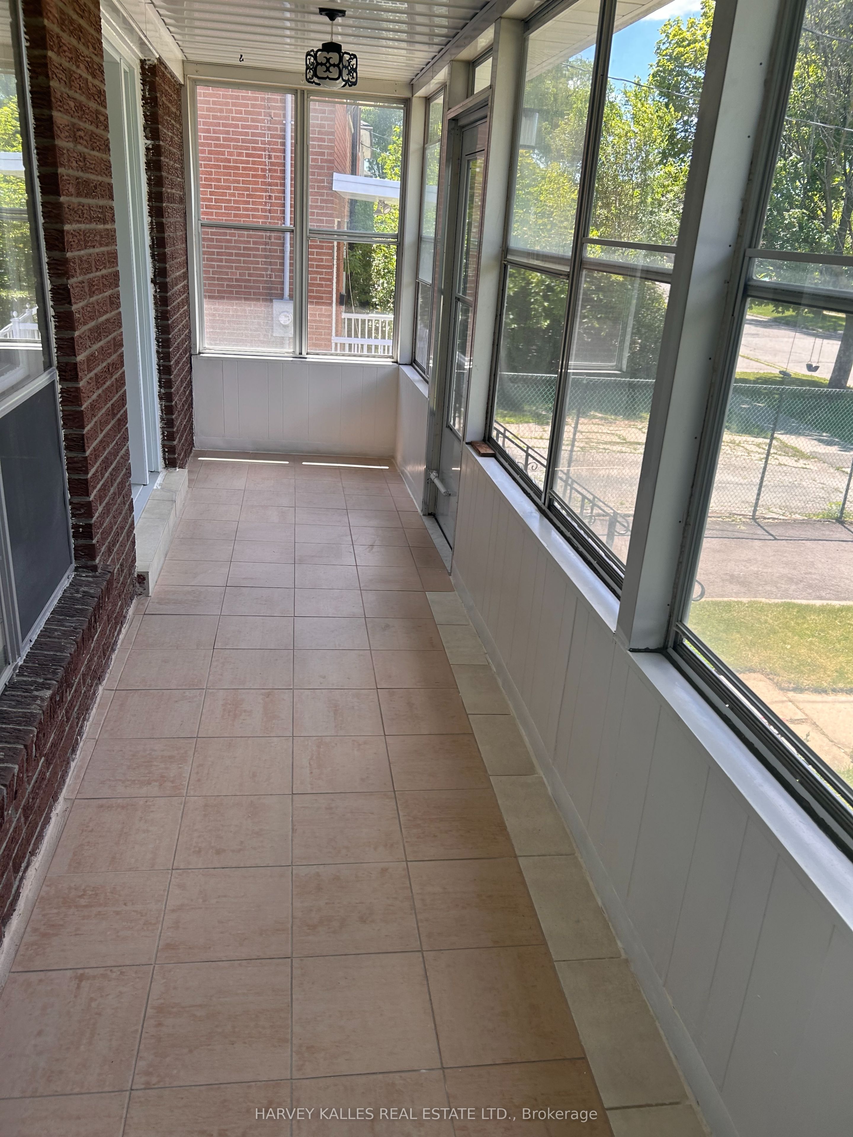 205 Vauxhall Drive, Toronto, ON M1P 1R6 photo 4