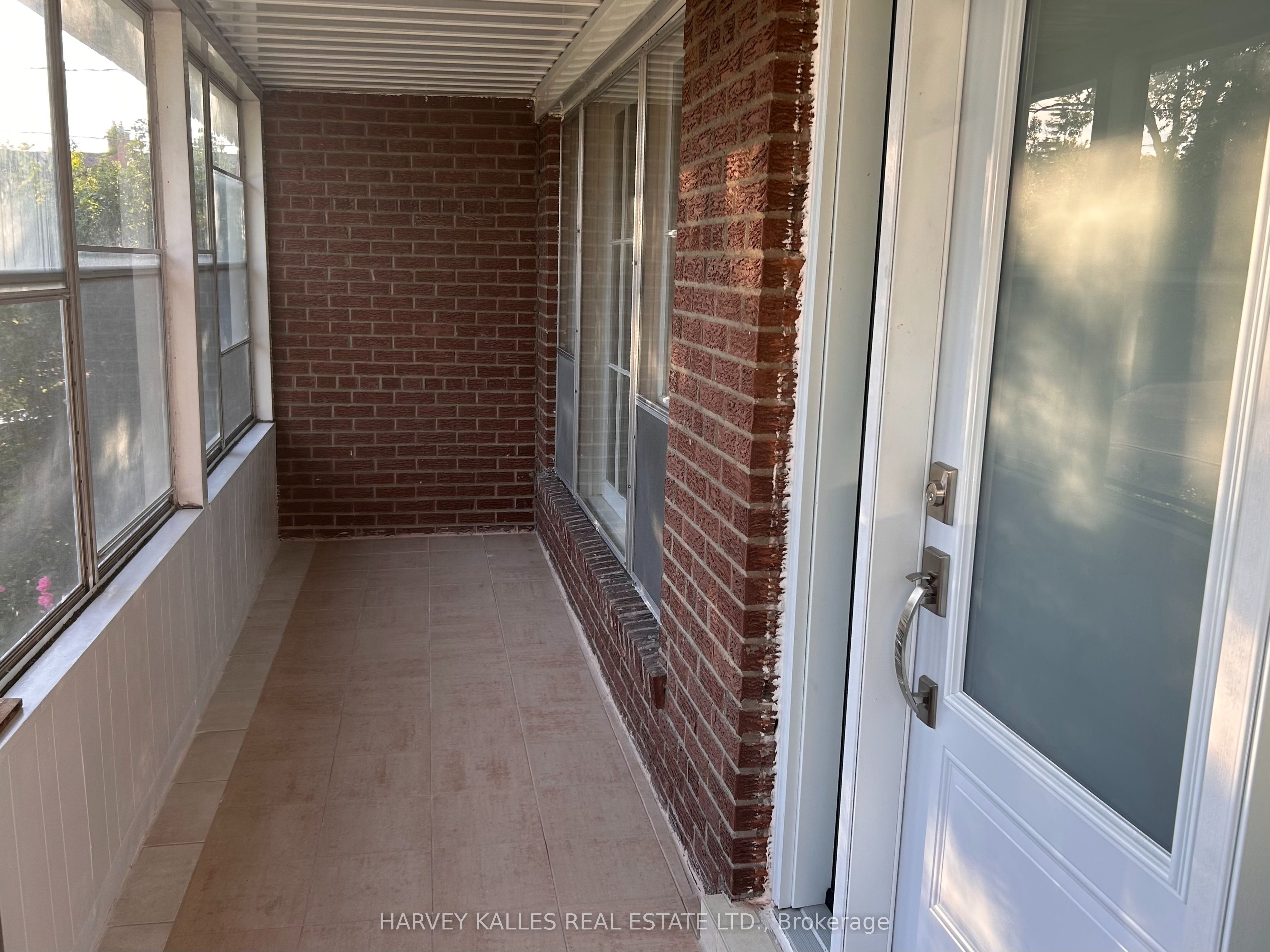 205 Vauxhall Drive, Toronto, ON M1P 1R6 photo 5