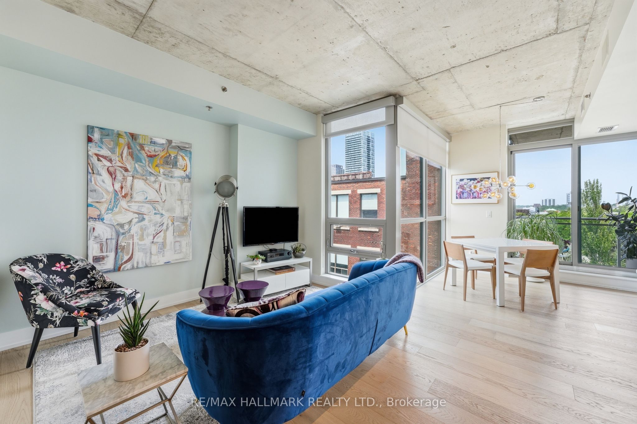 630 Queen Street E 602, Toronto, ON M4M 1G3 photo 2