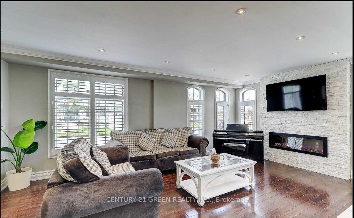 25 Holroyd Street, Ajax, ON L1Z 1P6 photo 2