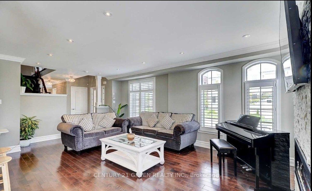 25 Holroyd Street, Ajax, ON L1Z 1P6 photo 3