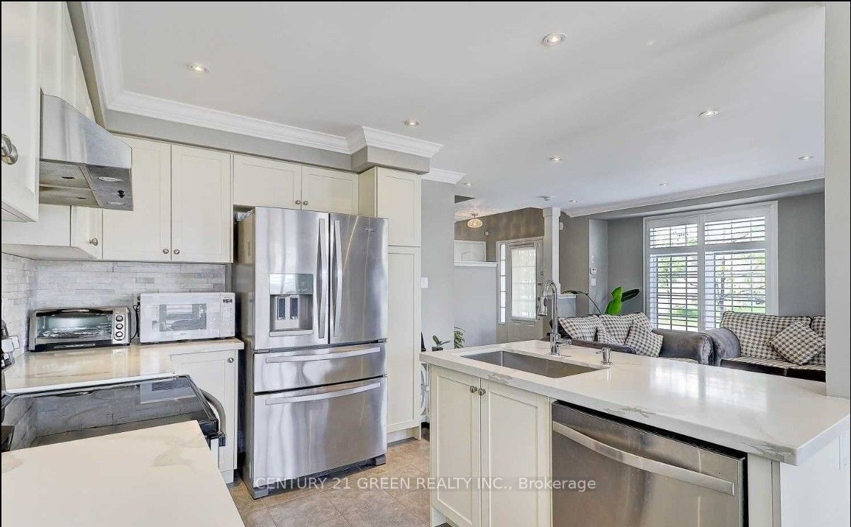 25 Holroyd Street, Ajax, ON L1Z 1P6 photo 4