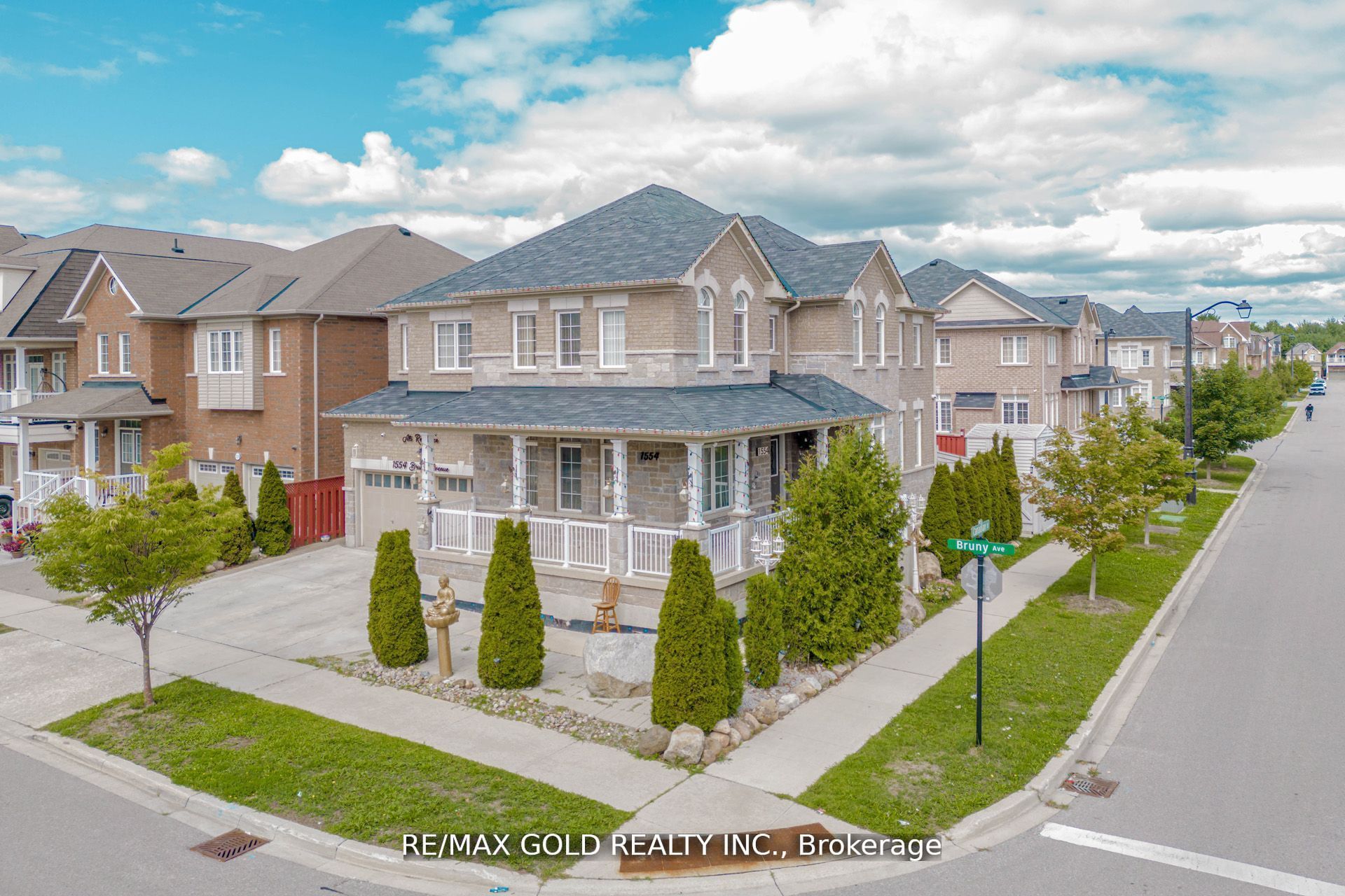 1554 Bruny Avenue, Pickering, ON L0A 1G0 photo 2