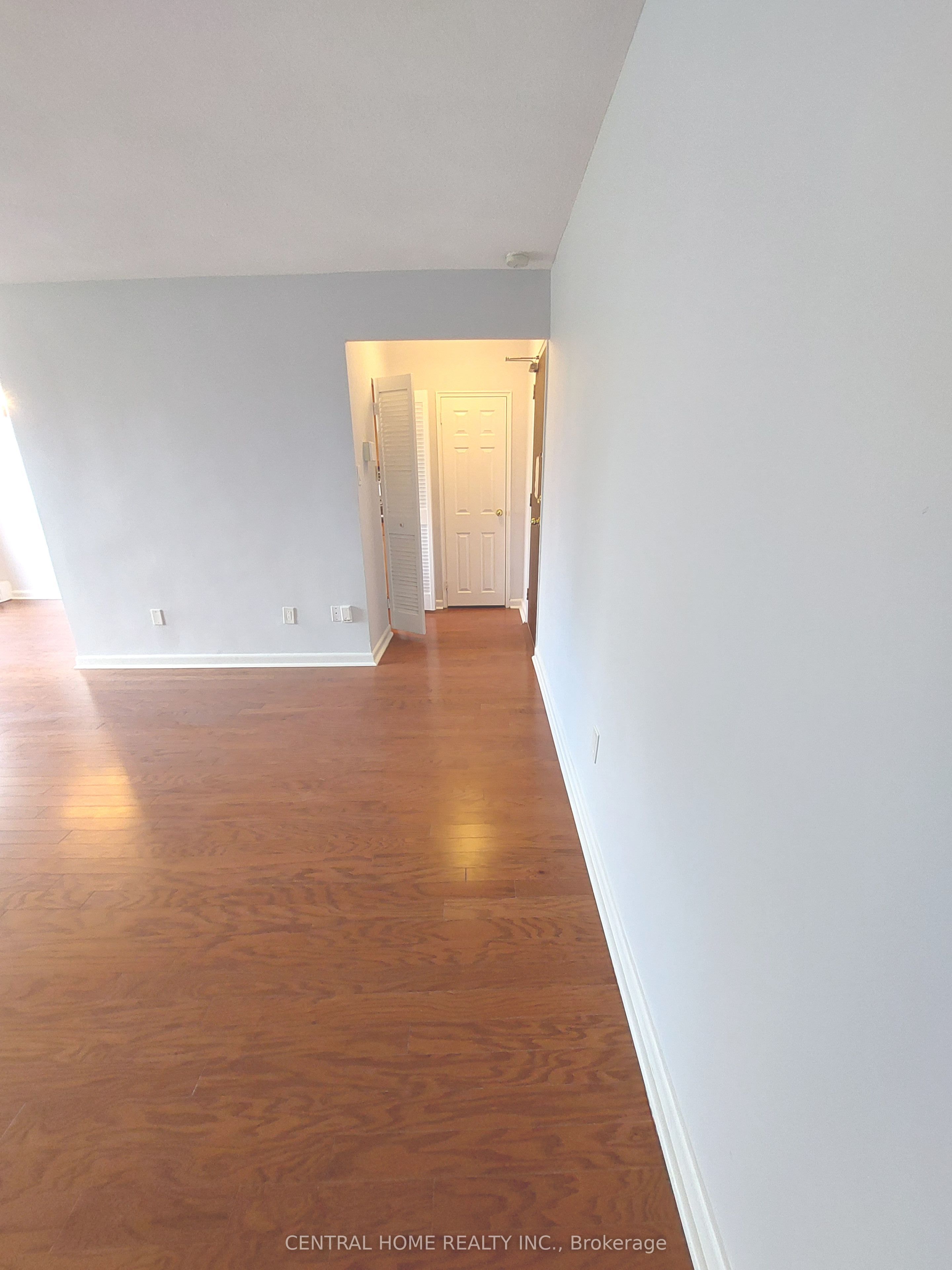 921 Midland Avenue 504, Toronto, ON M1K 4G2 photo 2