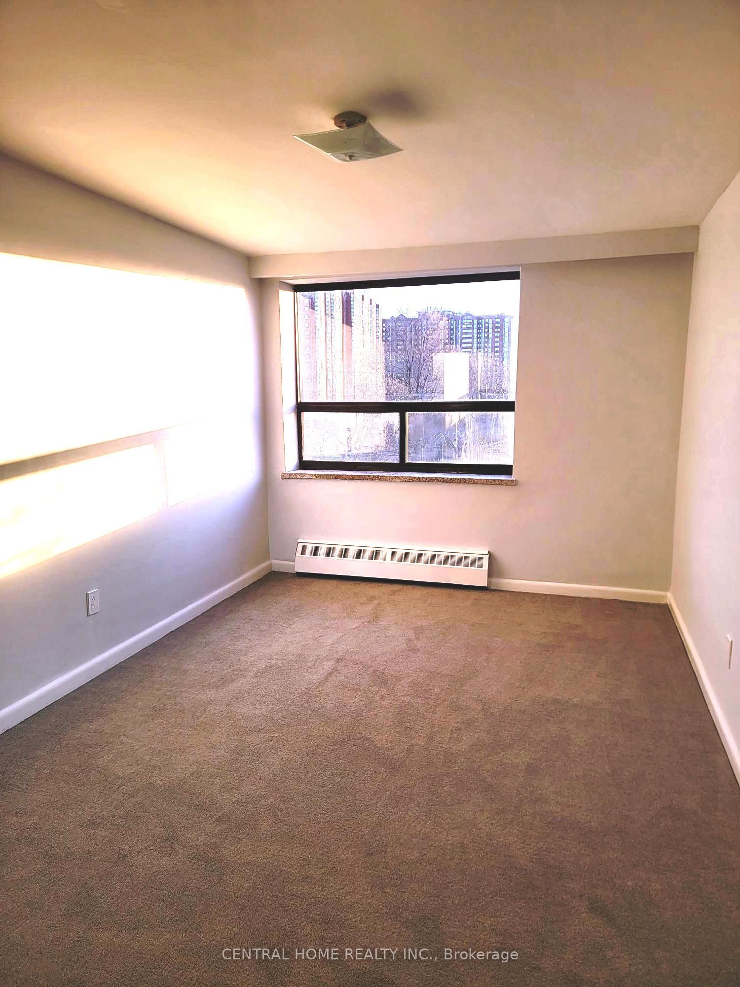 921 Midland Avenue 504, Toronto, ON M1K 4G2 photo 3