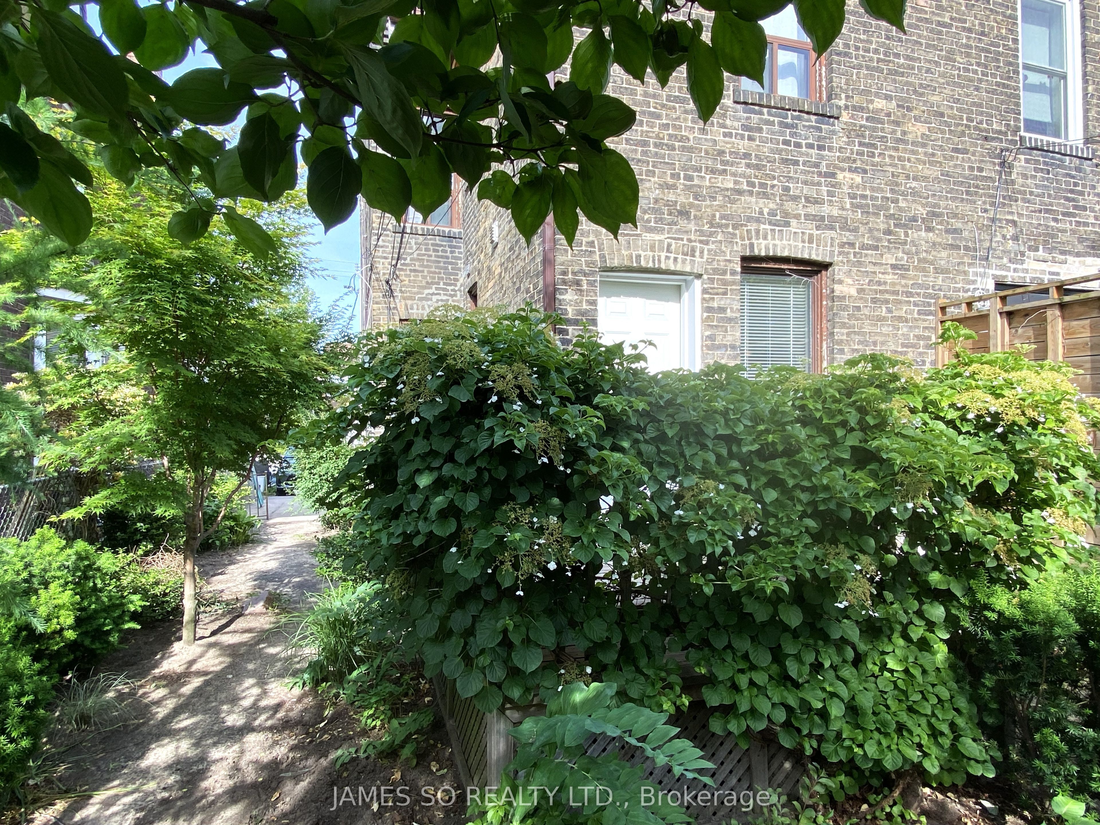462 Pape Avenue Main Floor, Toronto, ON M4K 3P7 photo 5