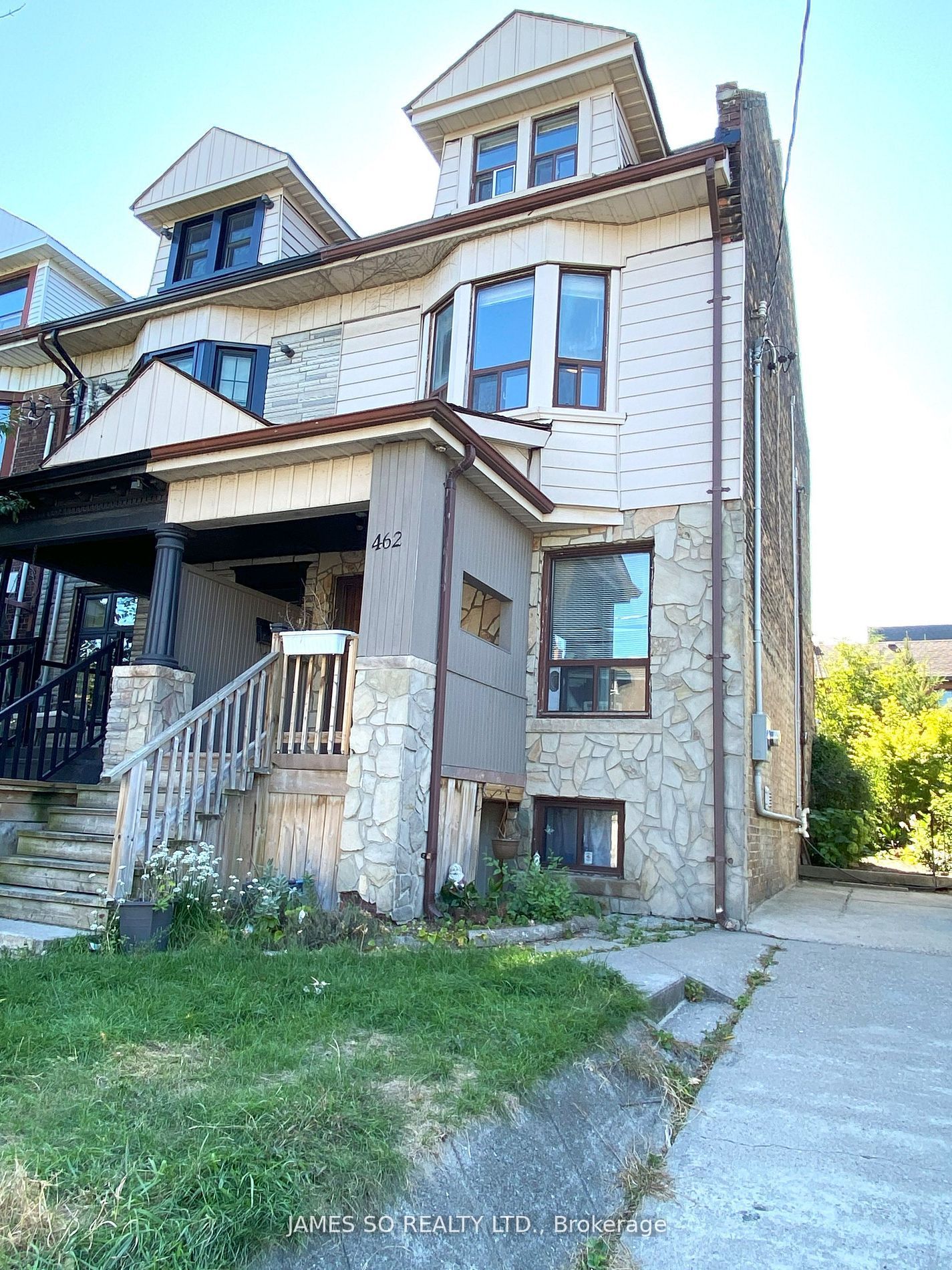 462 Pape Avenue Basement, Toronto, ON M4K 3P7 photo 2
