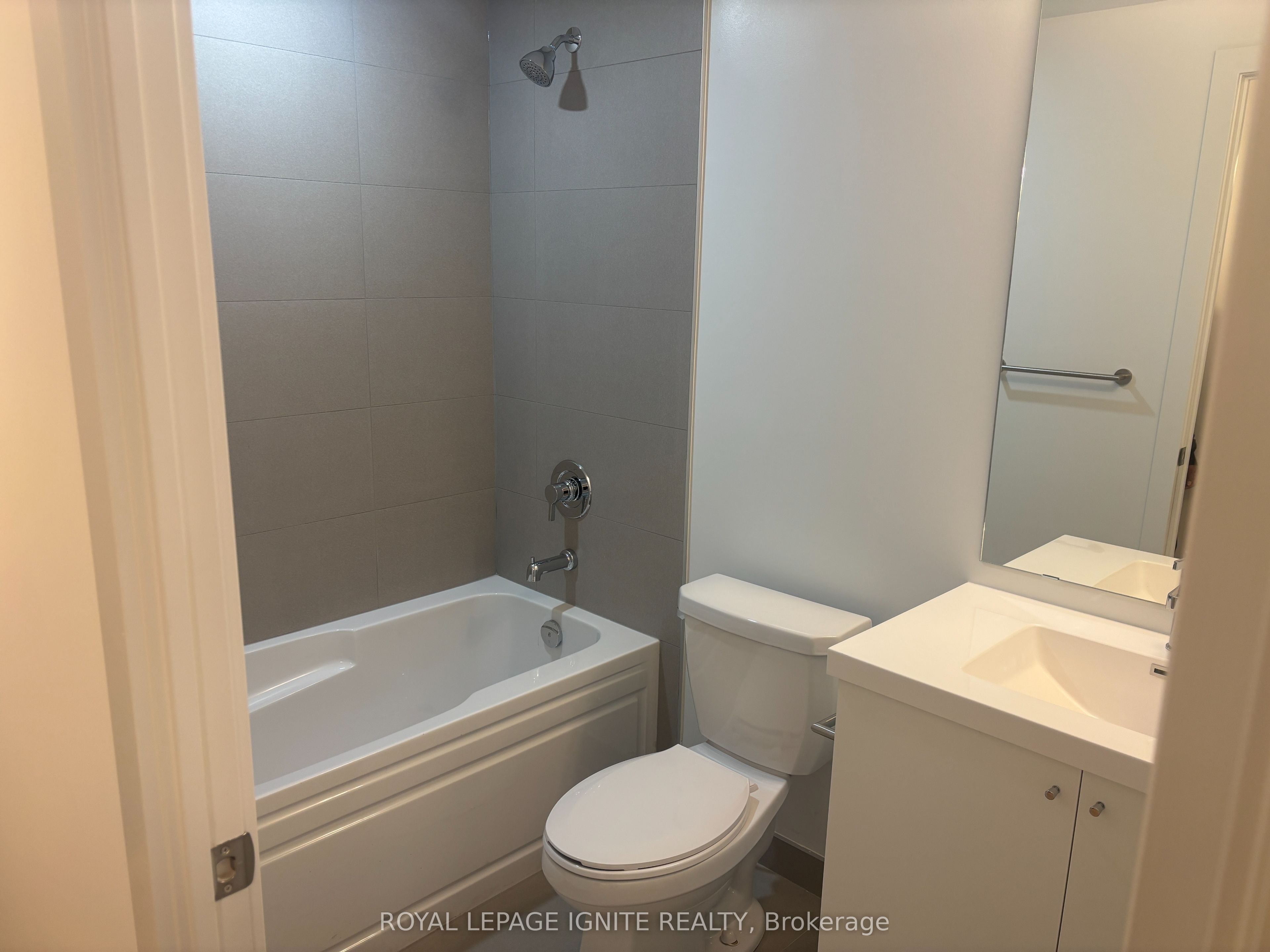 2545 Simcoe Street 1025, Oshawa, ON L1L 0W3 photo 3