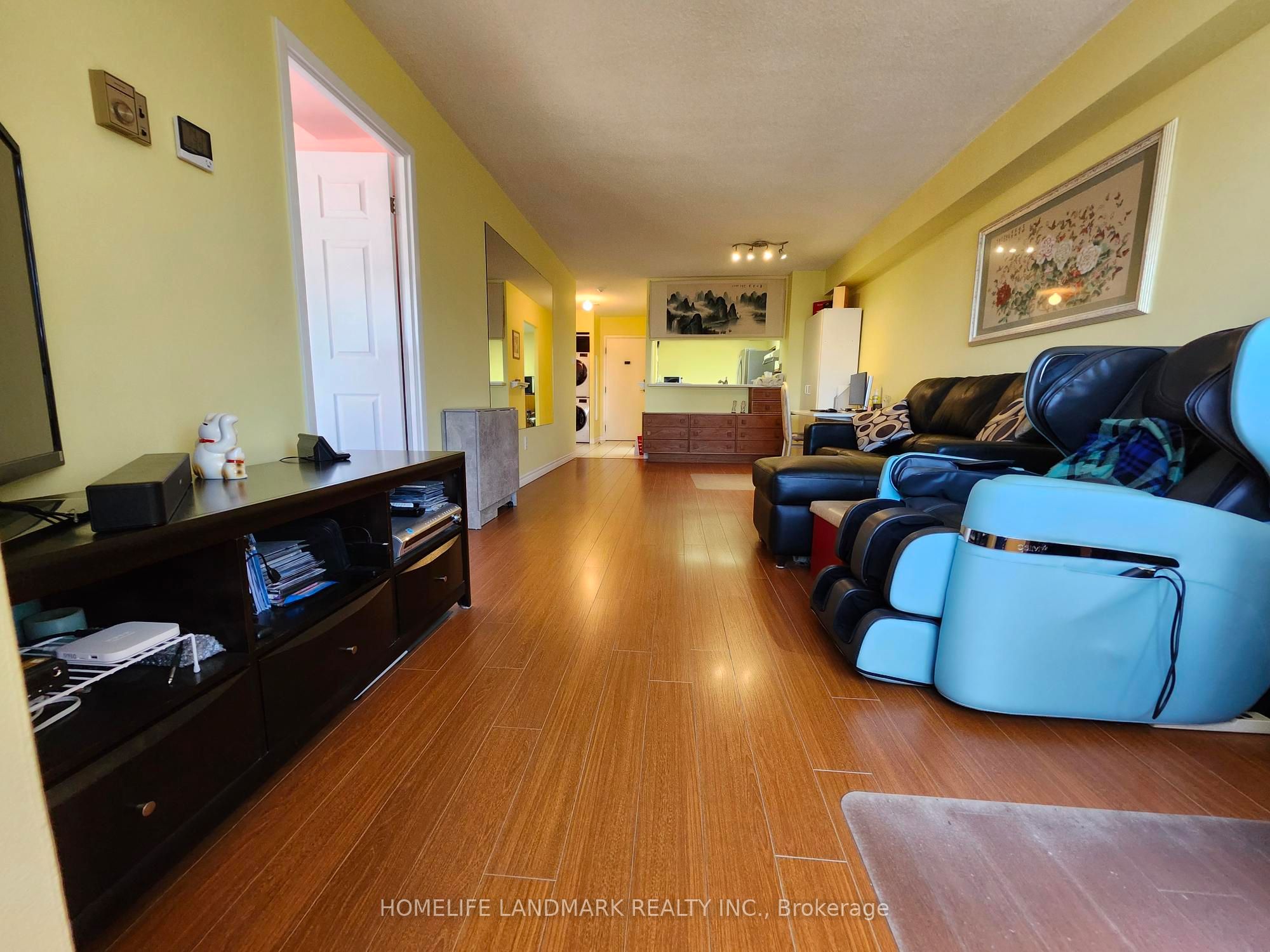88 Alton Towers Circle 1601, Toronto, ON M1V 5C5 photo 4
