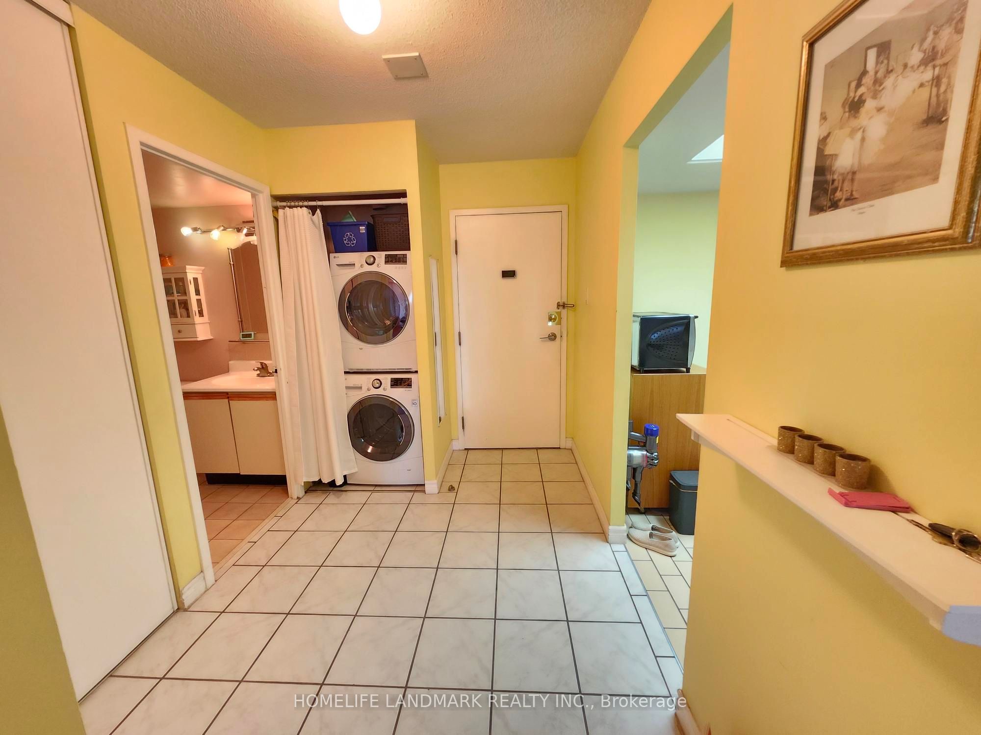 88 Alton Towers Circle 1601, Toronto, ON M1V 5C5 photo 5