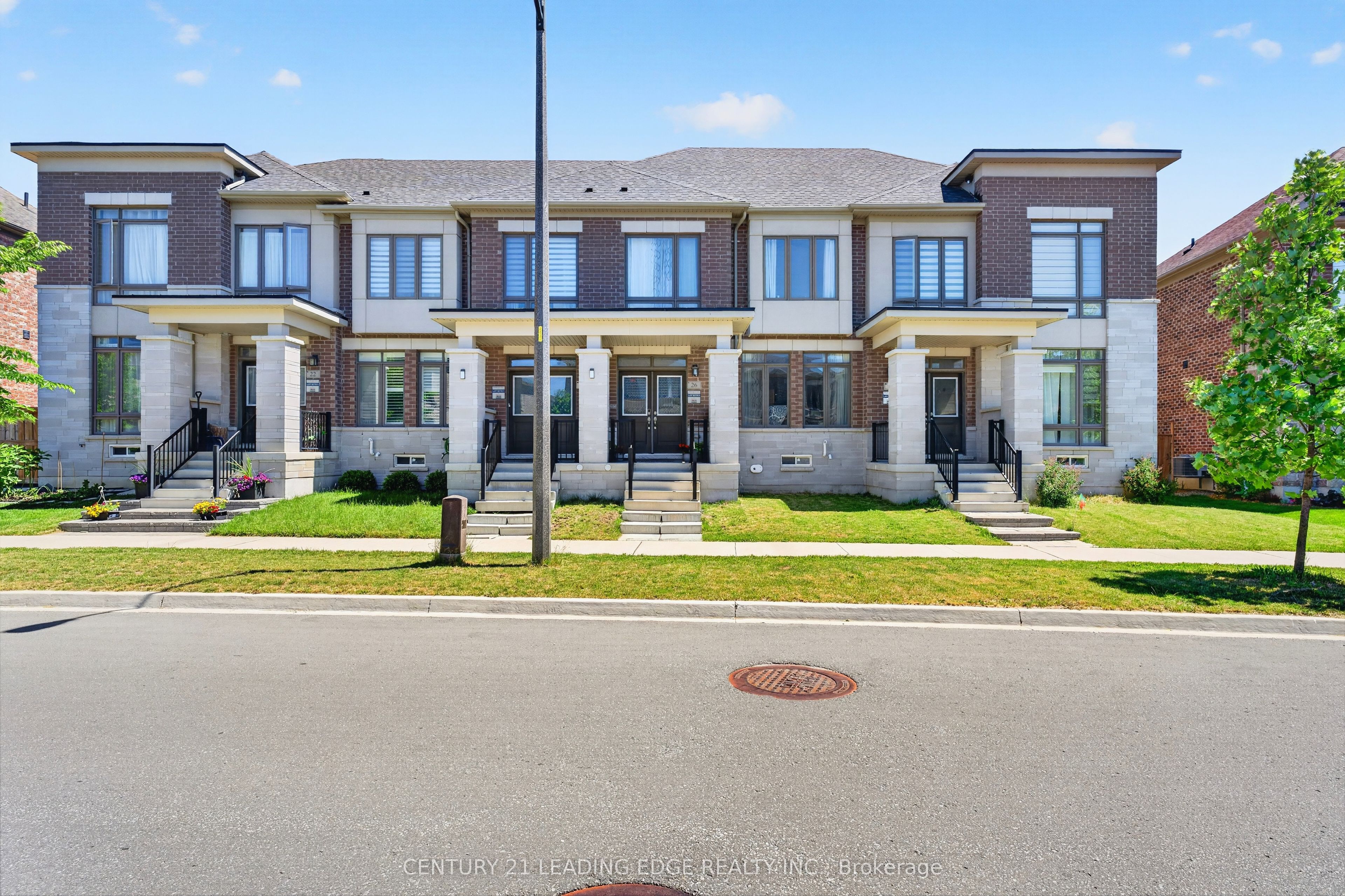 26 Hahn Street, Whitby, ON L1P 0H1