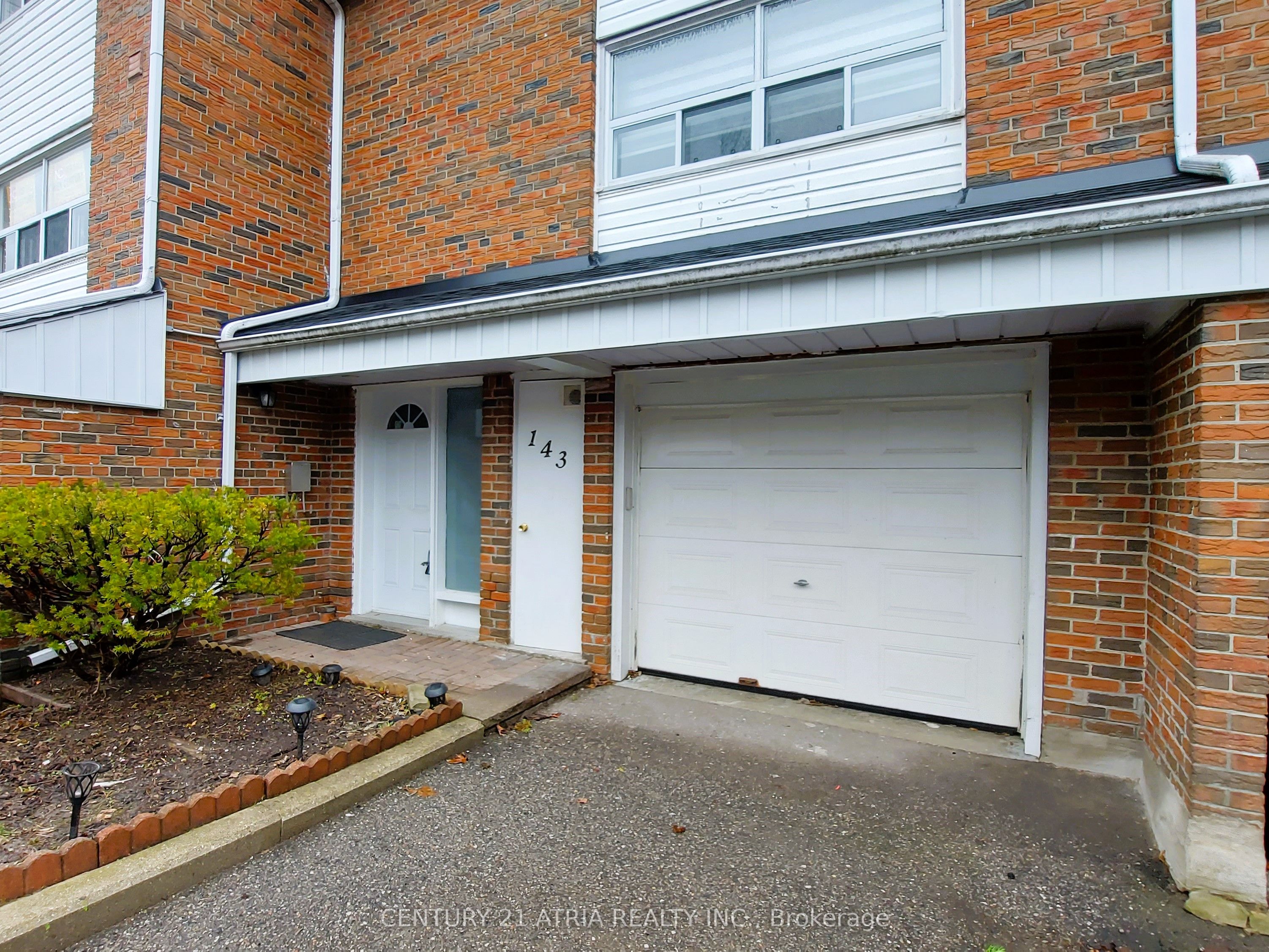 143 Purpledusk Trail, Toronto, ON M1E 4C9 photo 2