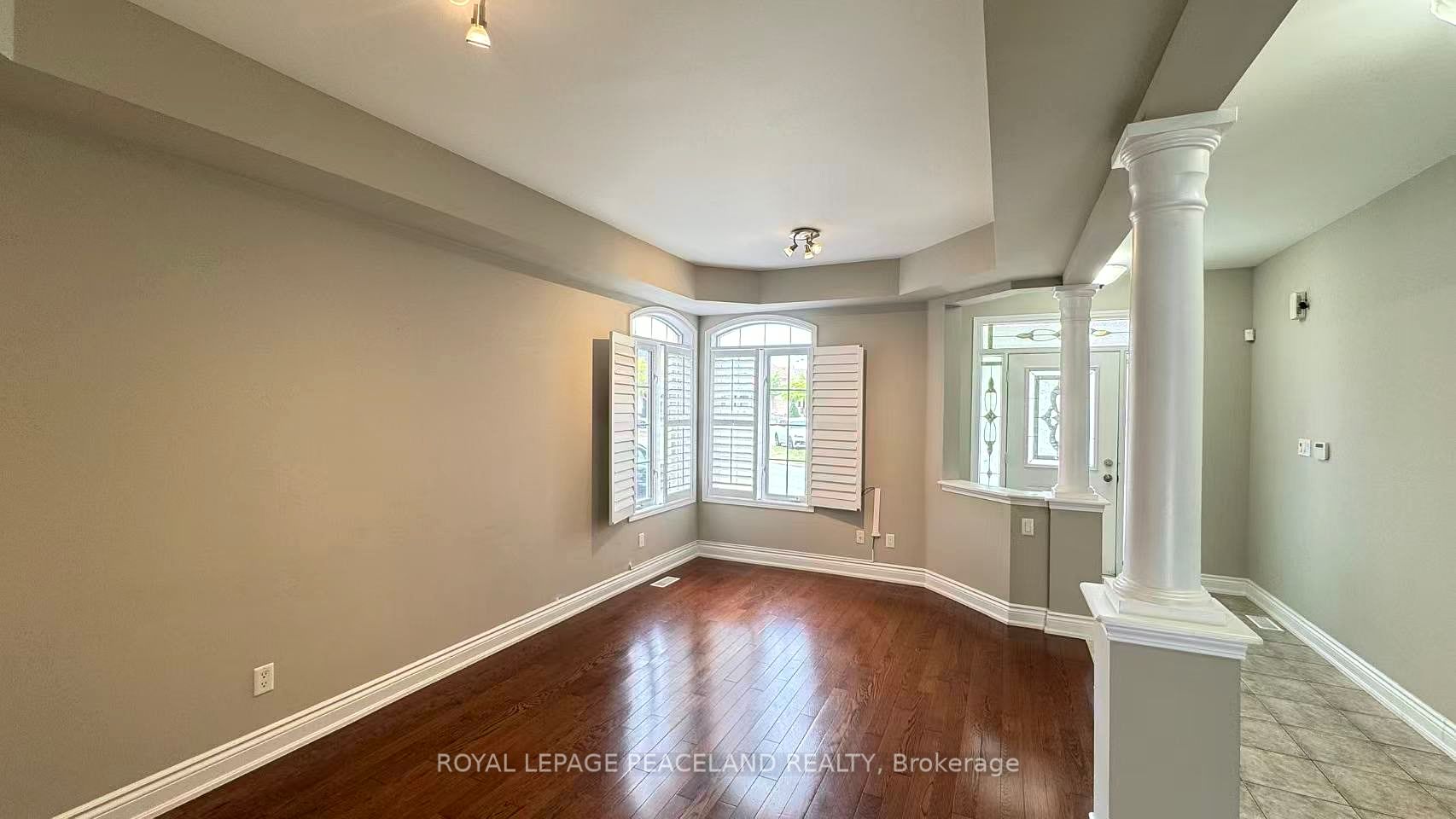 6 Cragg Crescent, Ajax, ON L1T 0E4 photo 4