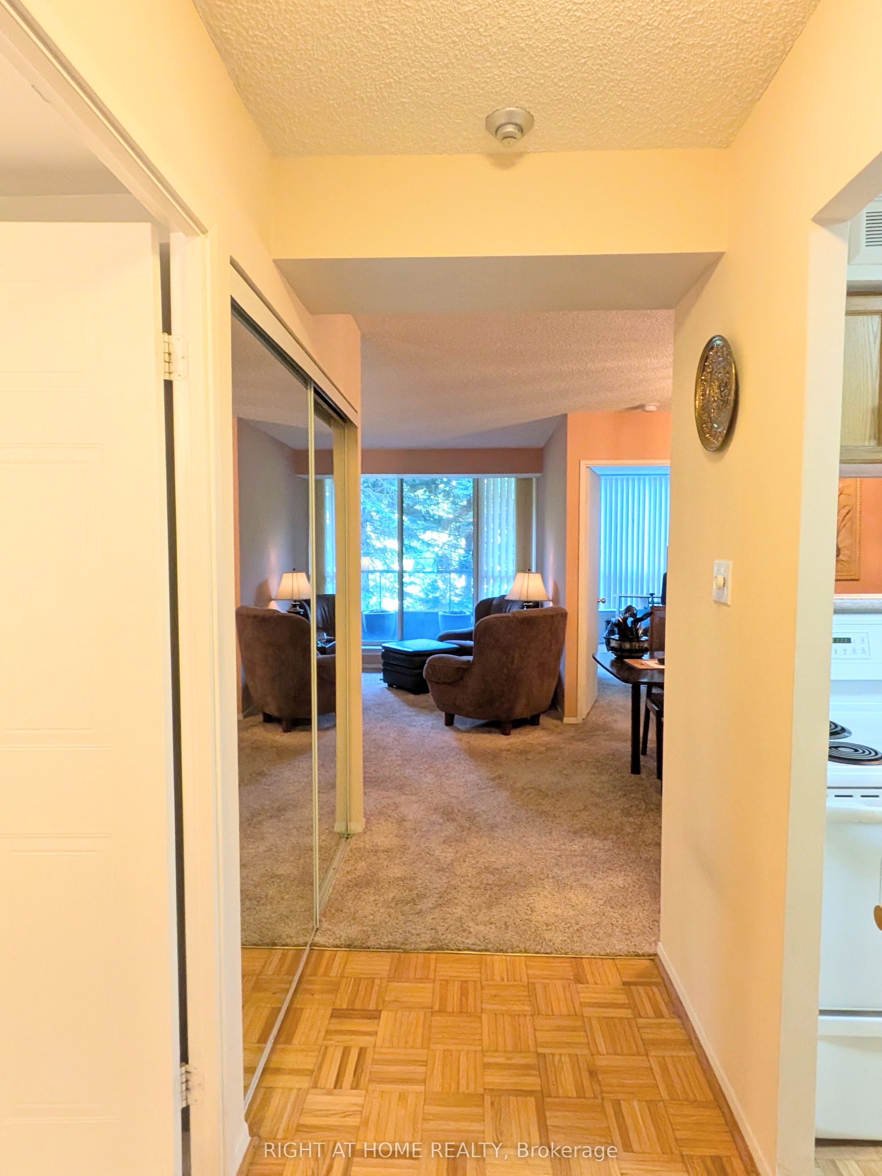 1880 Valley Farm Road 226, Pickering, ON L1V 6B3 photo 4