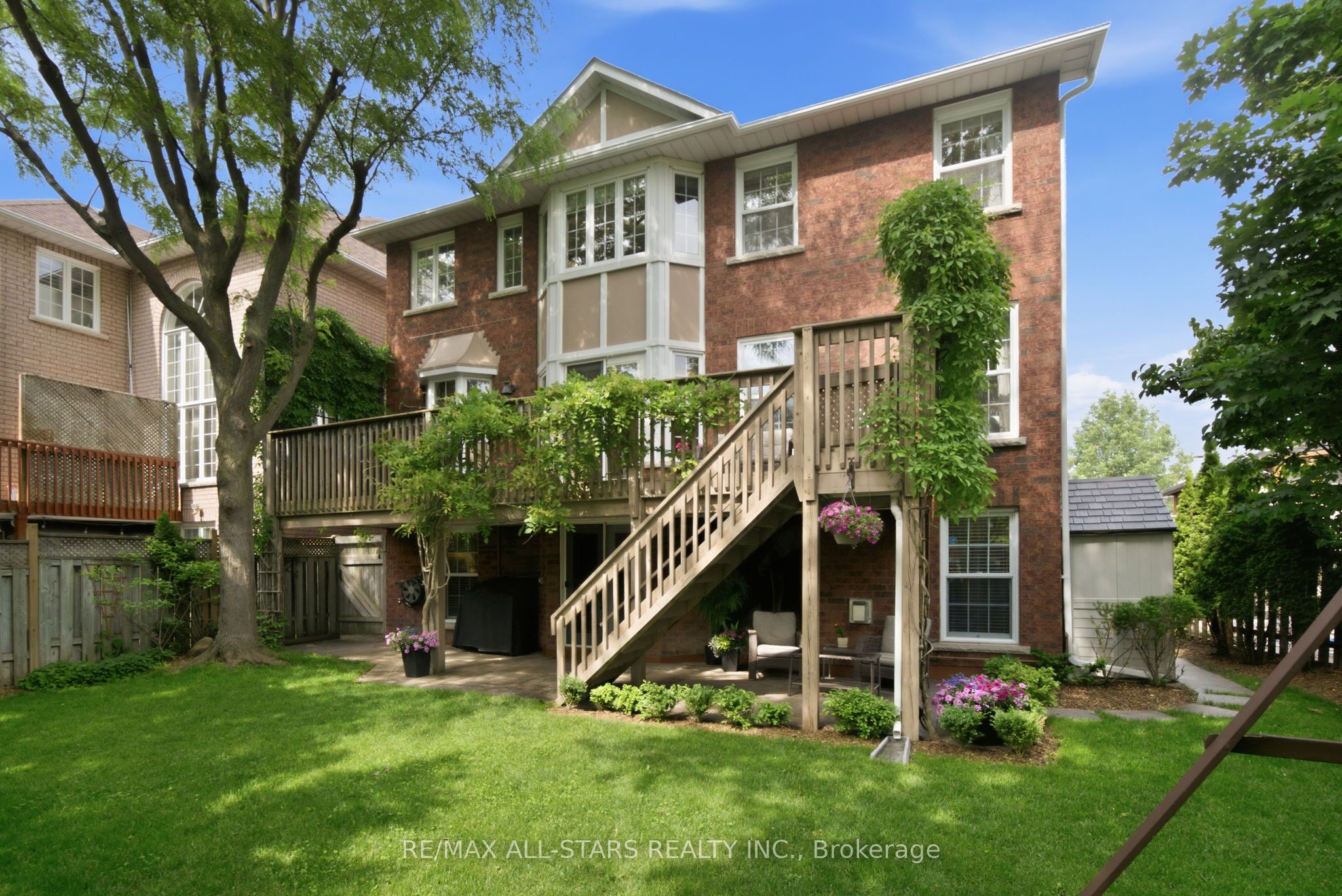 4 Dennis Drive, Ajax, ON L1T 4A9 photo 2
