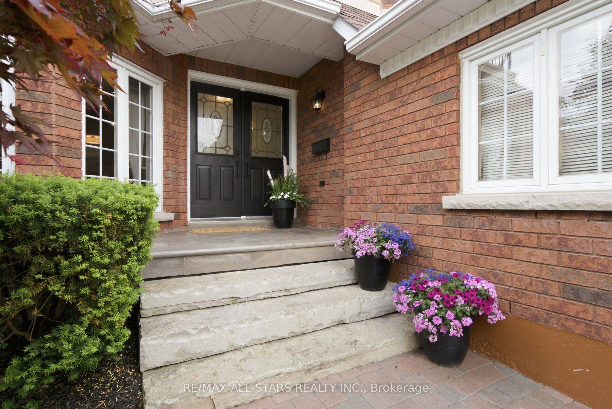 4 Dennis Drive, Ajax, ON L1T 4A9 photo 3