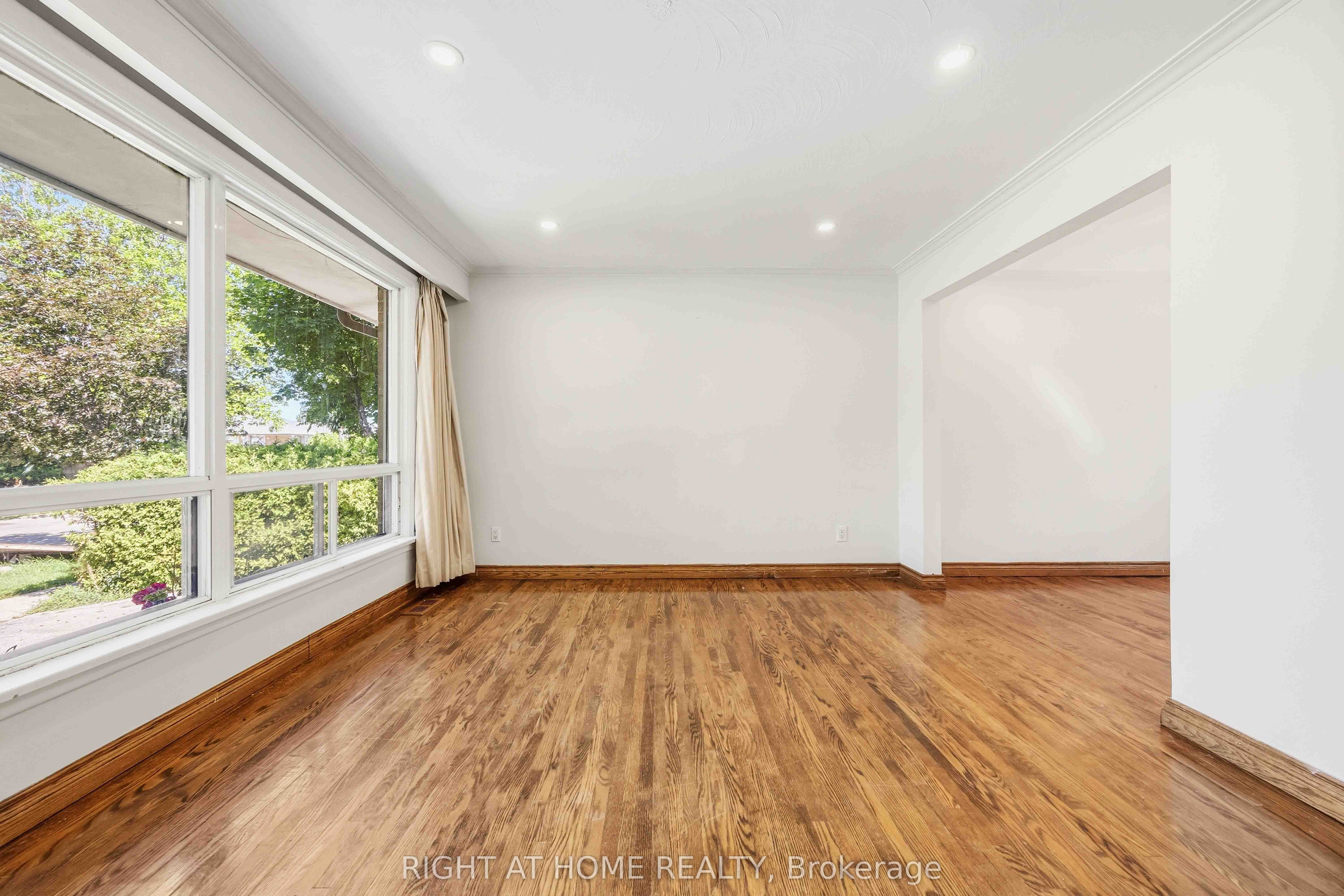 1 Mozart Avenue, Toronto, ON M1K 2V8 photo 5
