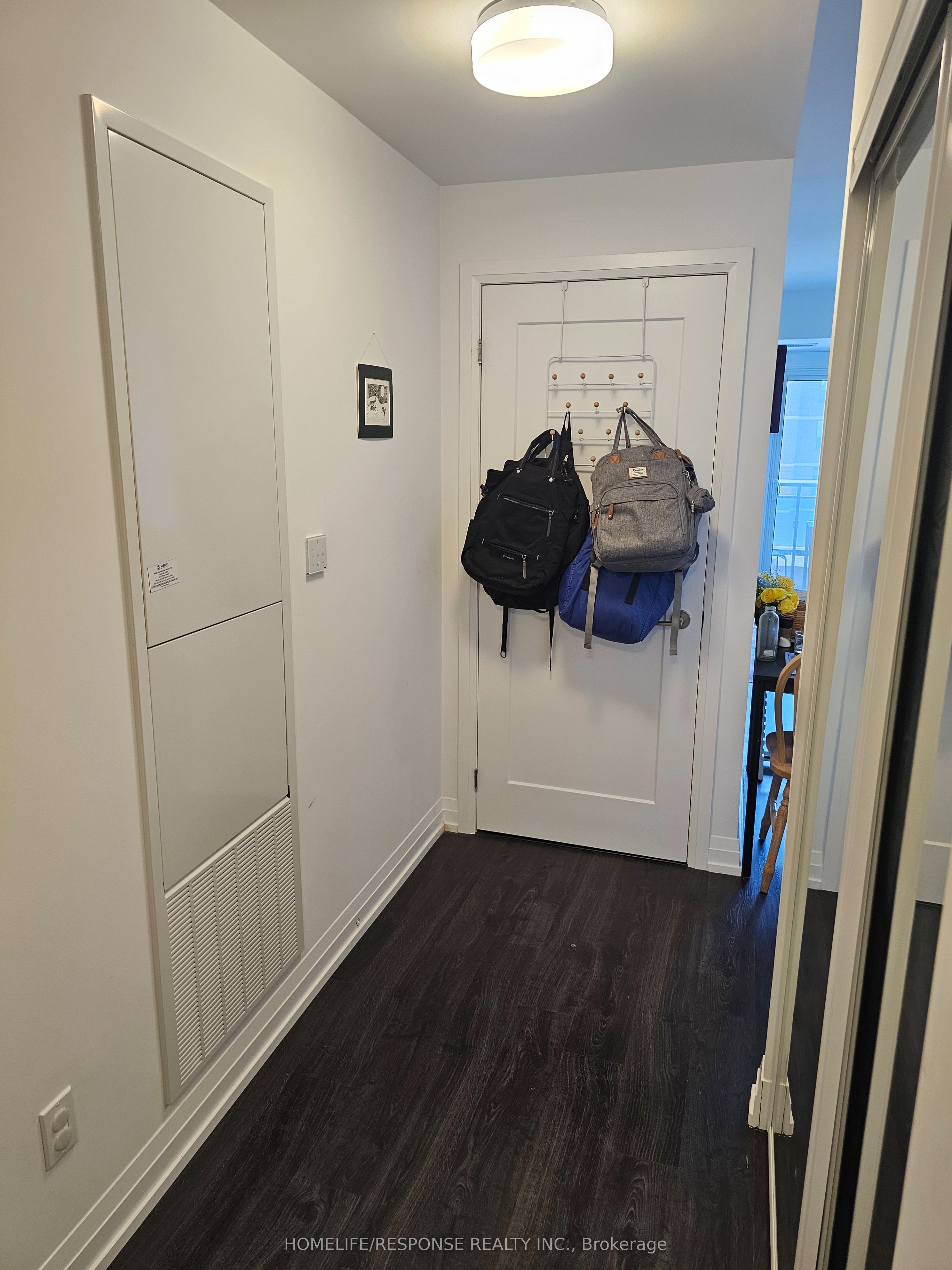 286 Main Street 2106, Toronto, ON M4C 0B3 photo 4