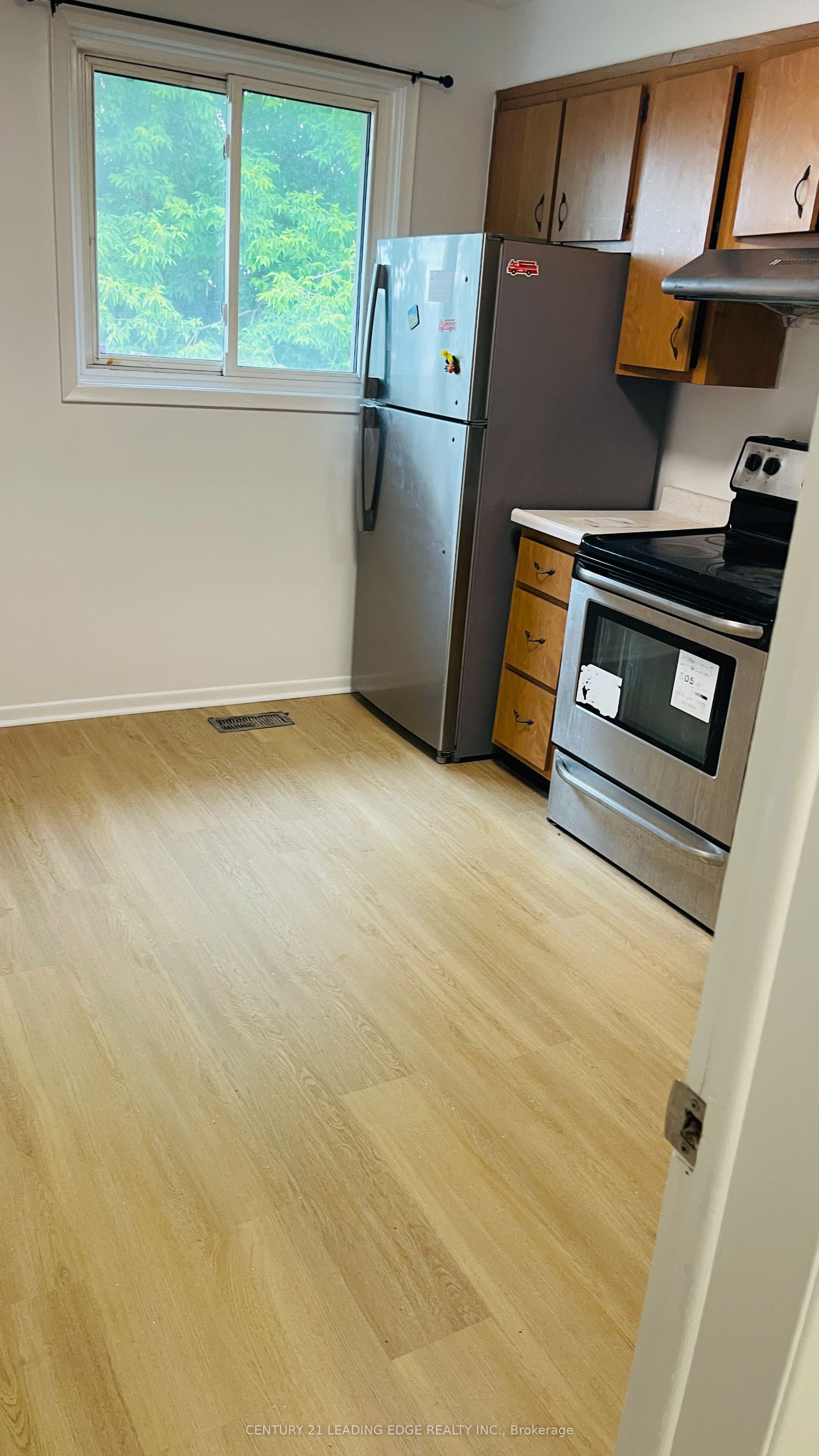 56 Jeavons Avenue Second Flr, Toronto, ON M1K 1T2 photo 3