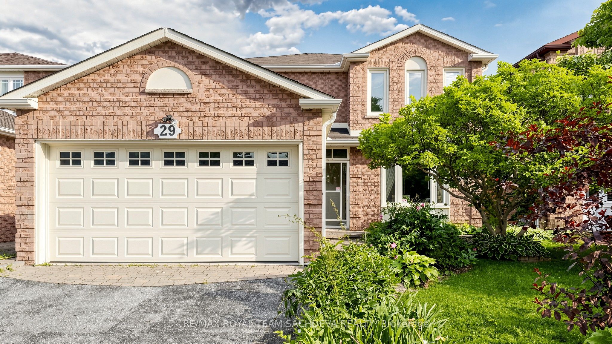 29 Muirbank Boulevard, Toronto, ON M1C 4T7