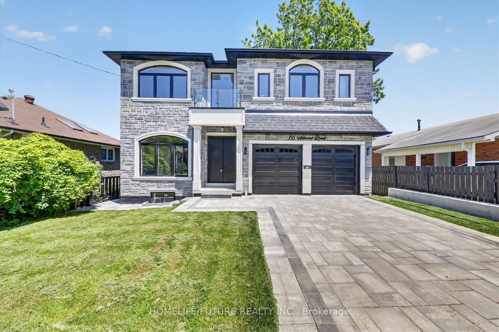 735 Hillcrest Road, Pickering, ON L1W 2P3