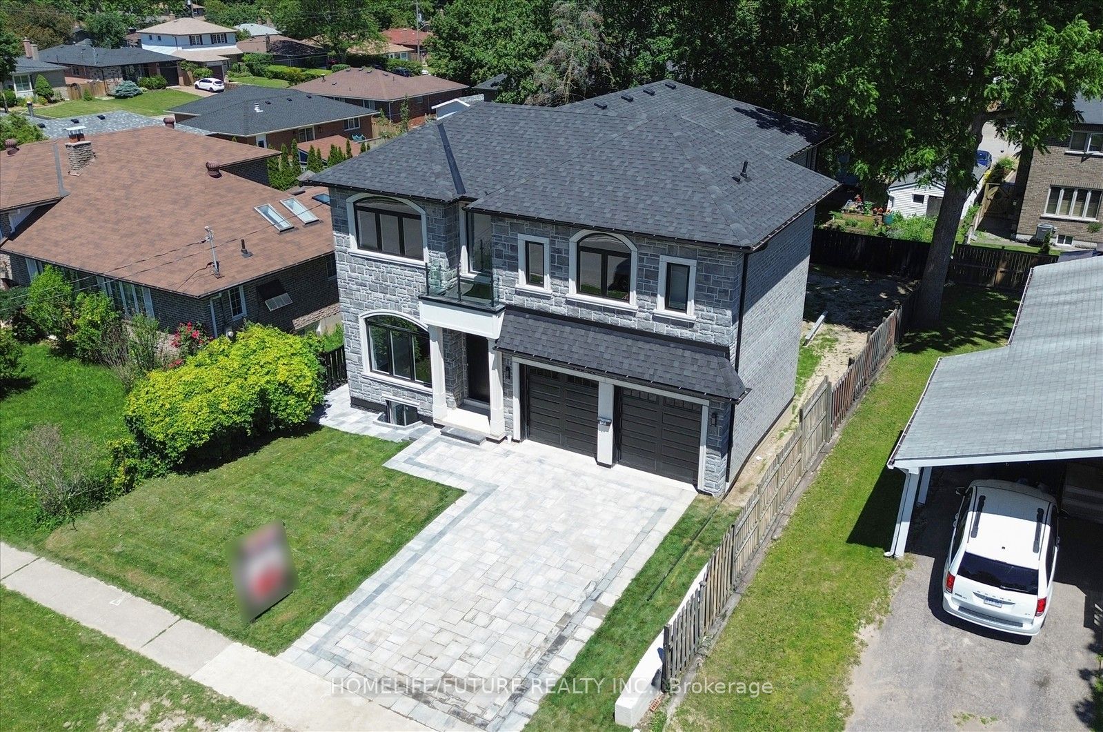 735 Hillcrest Road, Pickering, ON L1W 2P3 photo 2