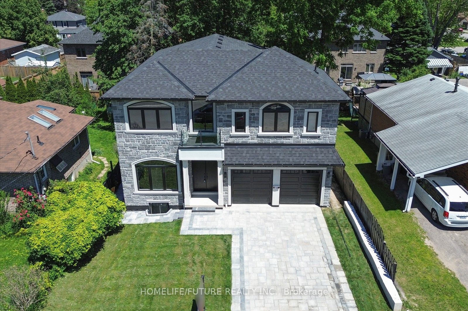 735 Hillcrest Road, Pickering, ON L1W 2P3 photo 3