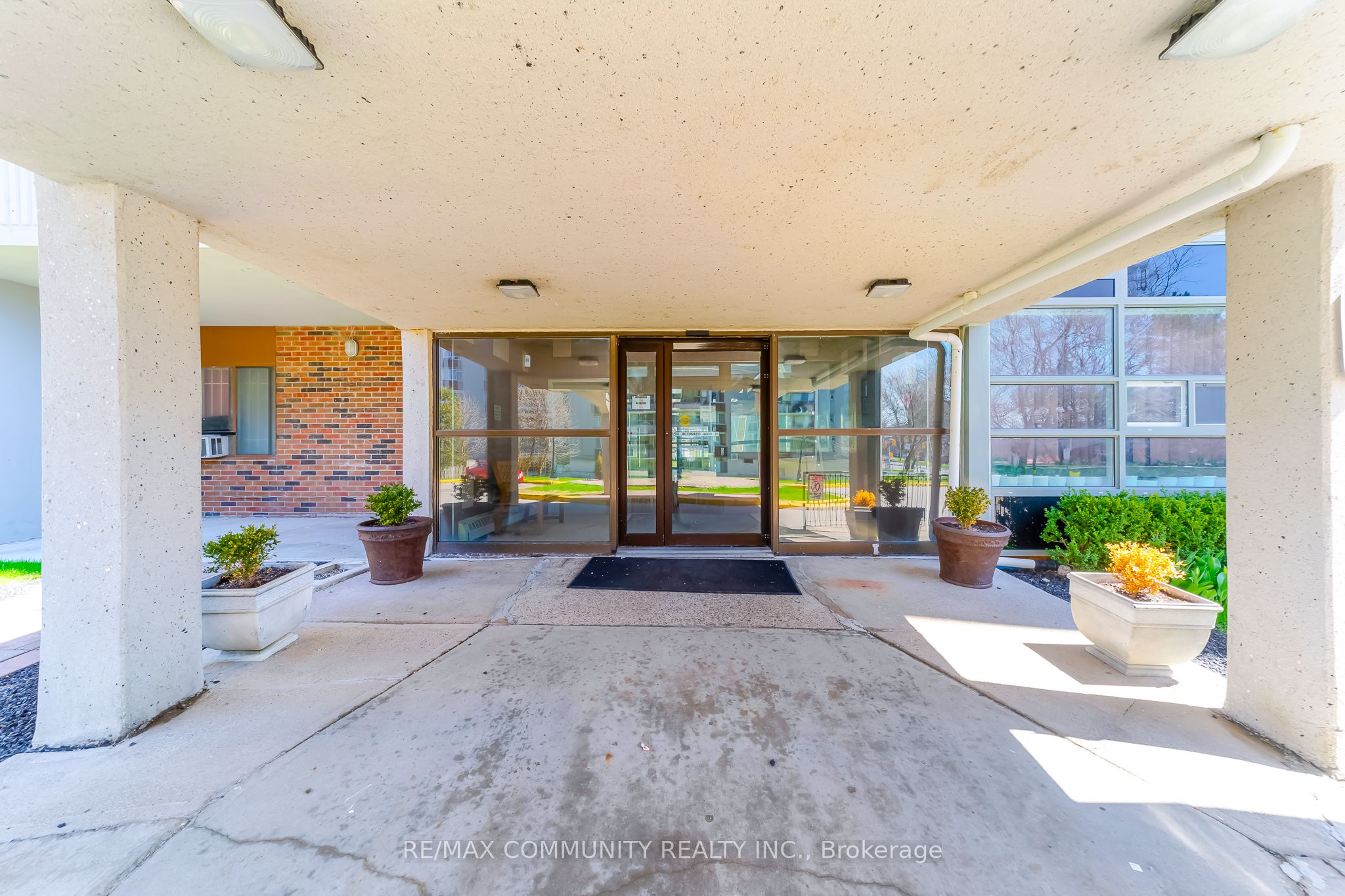 3380 Eglinton Avenue E 511, Toronto, ON M1J 3L6 photo 3
