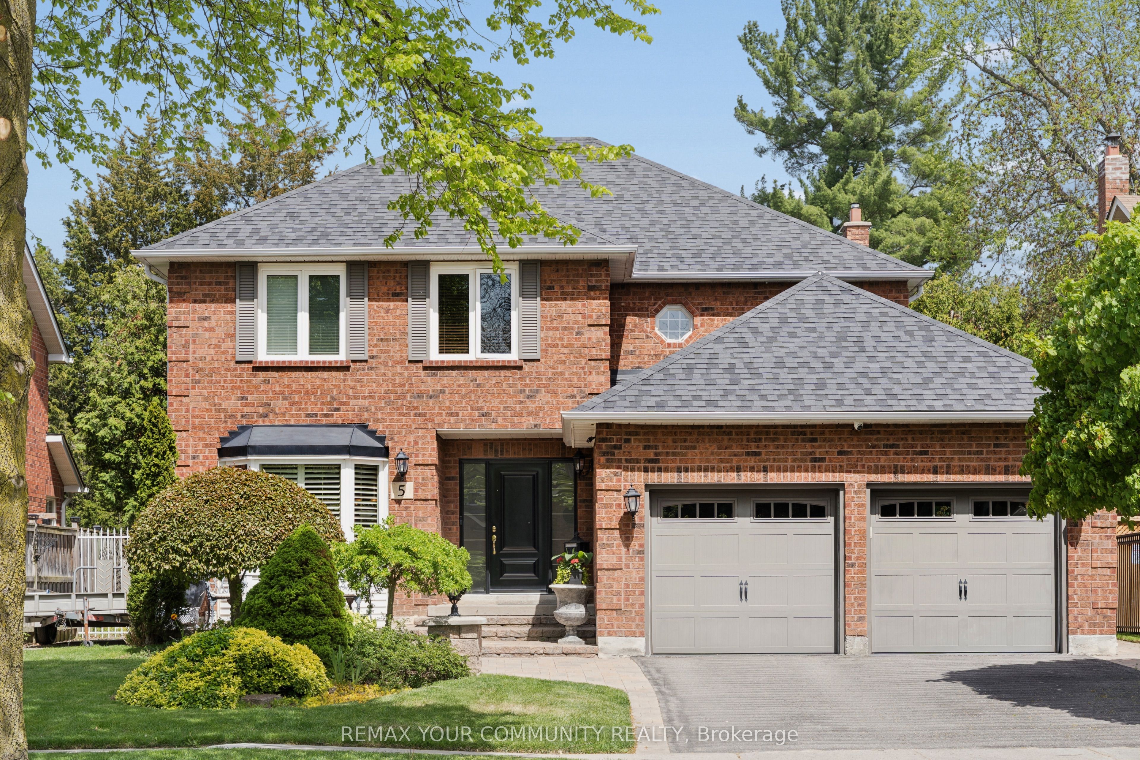 5 Carriage Lane, Clarington, ON L1E 1J9 photo 2